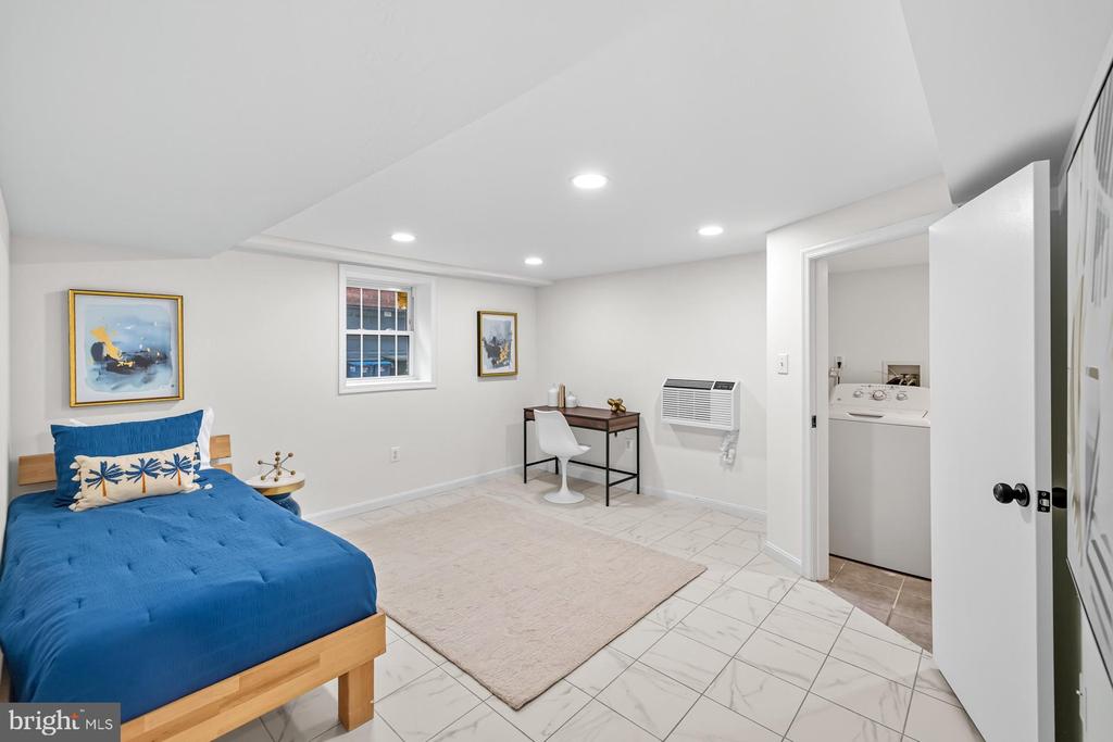 Washington, District of Columbia, 20007, United States, 4 Bedrooms Bedrooms, ,3 BathroomsBathrooms,Residential,For Sale,1975230