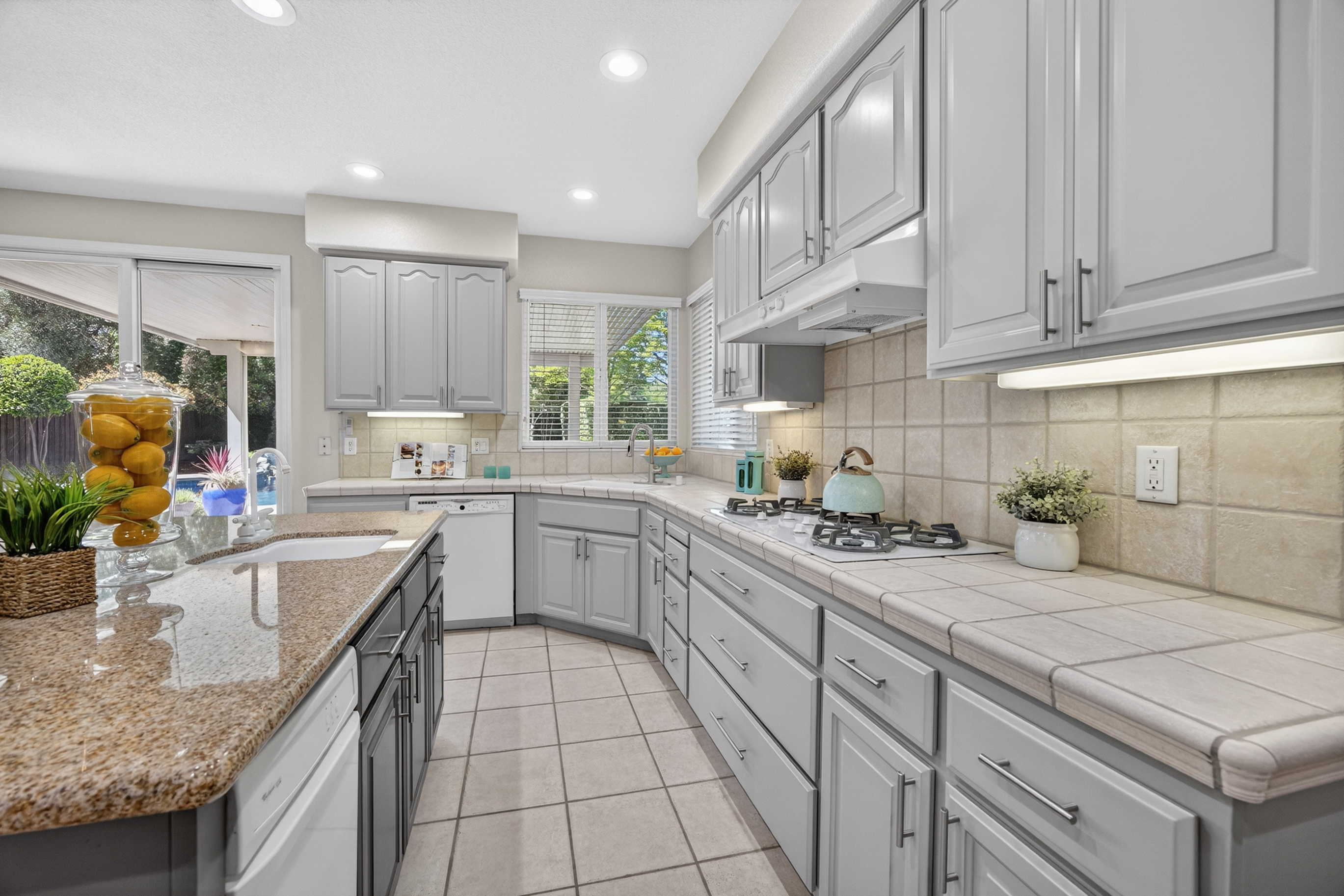  5500 Tierra Gardens Lane, Carmichael, CA 95608 - 物件實景