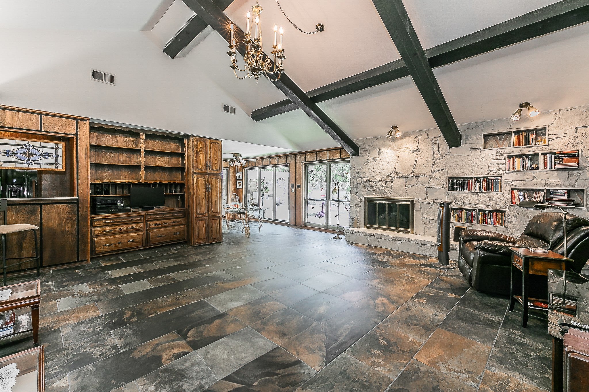 Arlington, Texas, 76012, United States, 3 Bedrooms Bedrooms, ,3 BathroomsBathrooms,Residential,For Sale,1976983