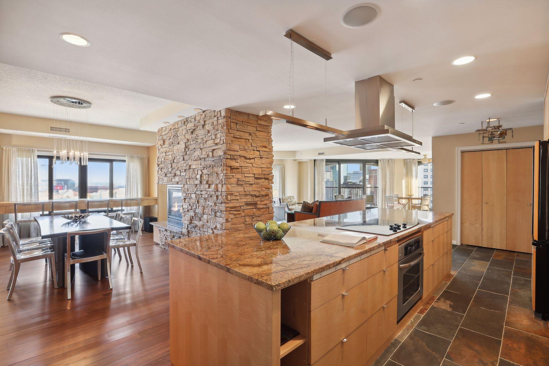 Minneapolis, Minnesota, 55403, United States, 2 Bedrooms Bedrooms, ,1 BathroomBathrooms,Residential,For Sale,1794027