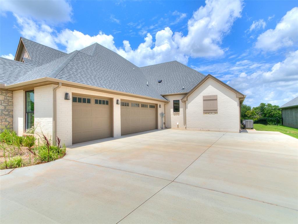 Blanchard, Oklahoma, 73010, United States, 4 Bedrooms Bedrooms, ,4 BathroomsBathrooms,Residential,For Sale,1927798