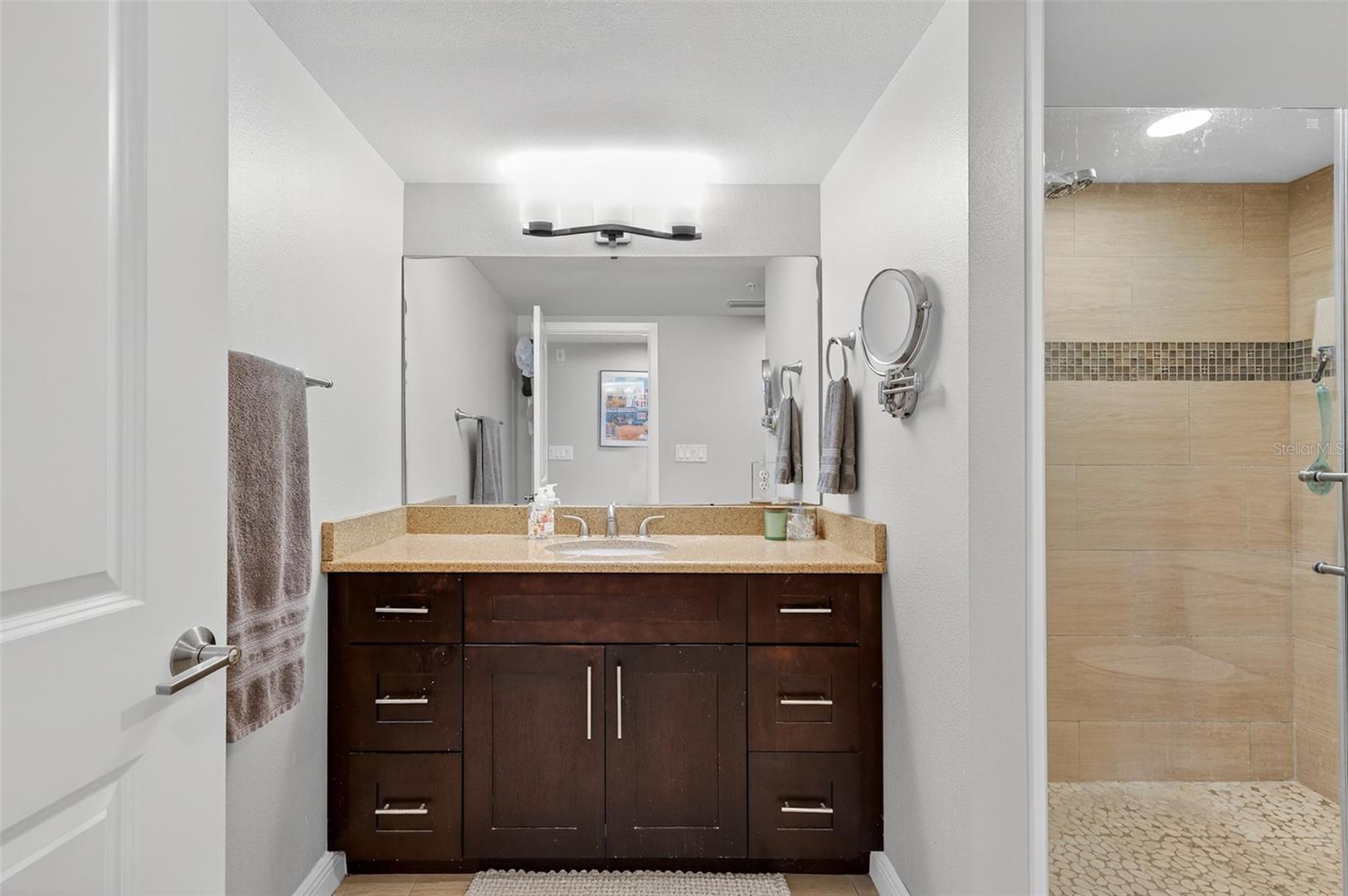 CLEARWATER BEACH, Florida, 33767, United States, 2 Bedrooms Bedrooms, ,2 BathroomsBathrooms,Residential,For Sale,1998949