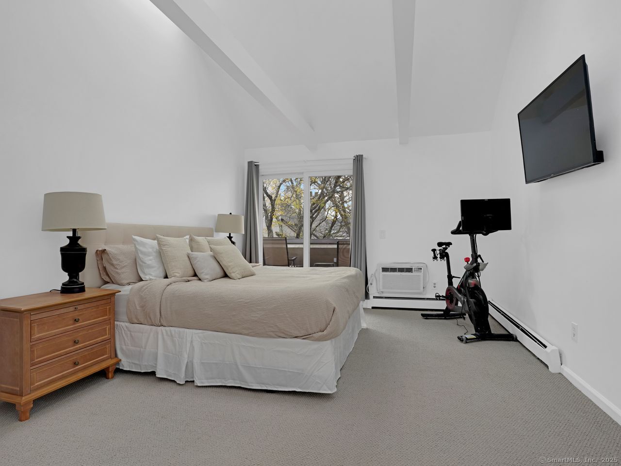 Stamford, Connecticut, 06830, United States, 3 Bedrooms Bedrooms, ,3 BathroomsBathrooms,Residential,For Sale,1987686