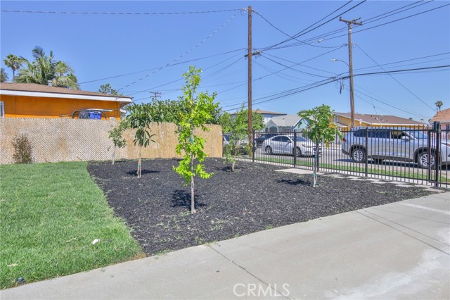 Los Angeles, California, 90044, United States, 3 Bedrooms Bedrooms, ,2 BathroomsBathrooms,Residential,For Sale,1937272