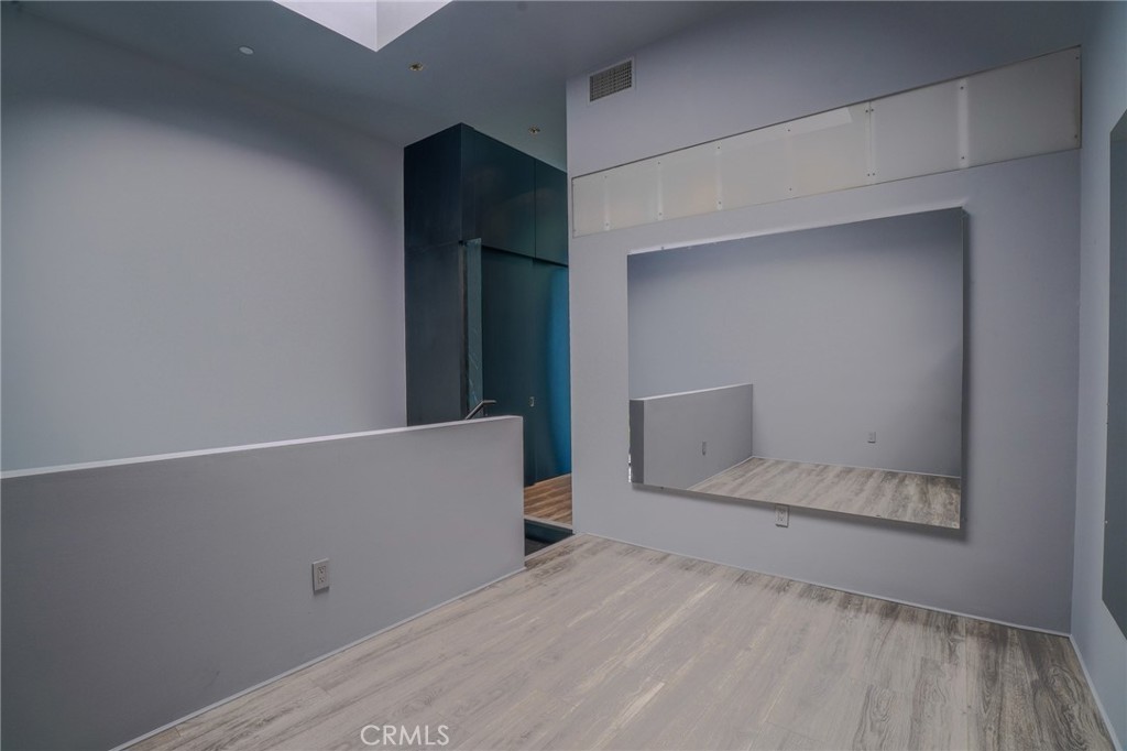 West Hollywood, California, 90046, United States, 1 Bedroom Bedrooms, ,2 BathroomsBathrooms,Residential,For Sale,1913666