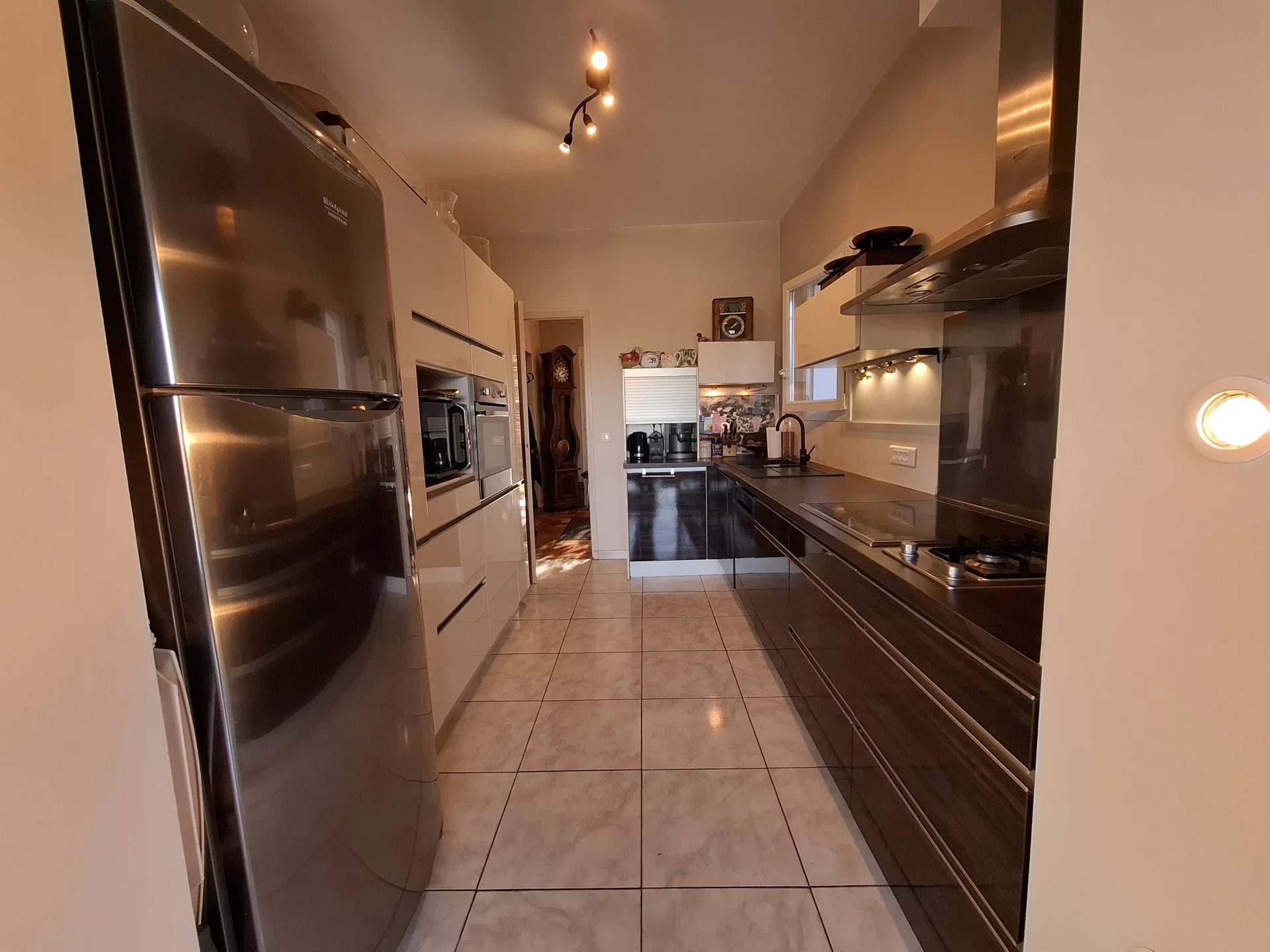 Hyères, Provence-Alpes-Côte d’Azur, 83400, FR, 3 Bedrooms Bedrooms, ,3 BathroomsBathrooms,Residential,For Sale,1987881