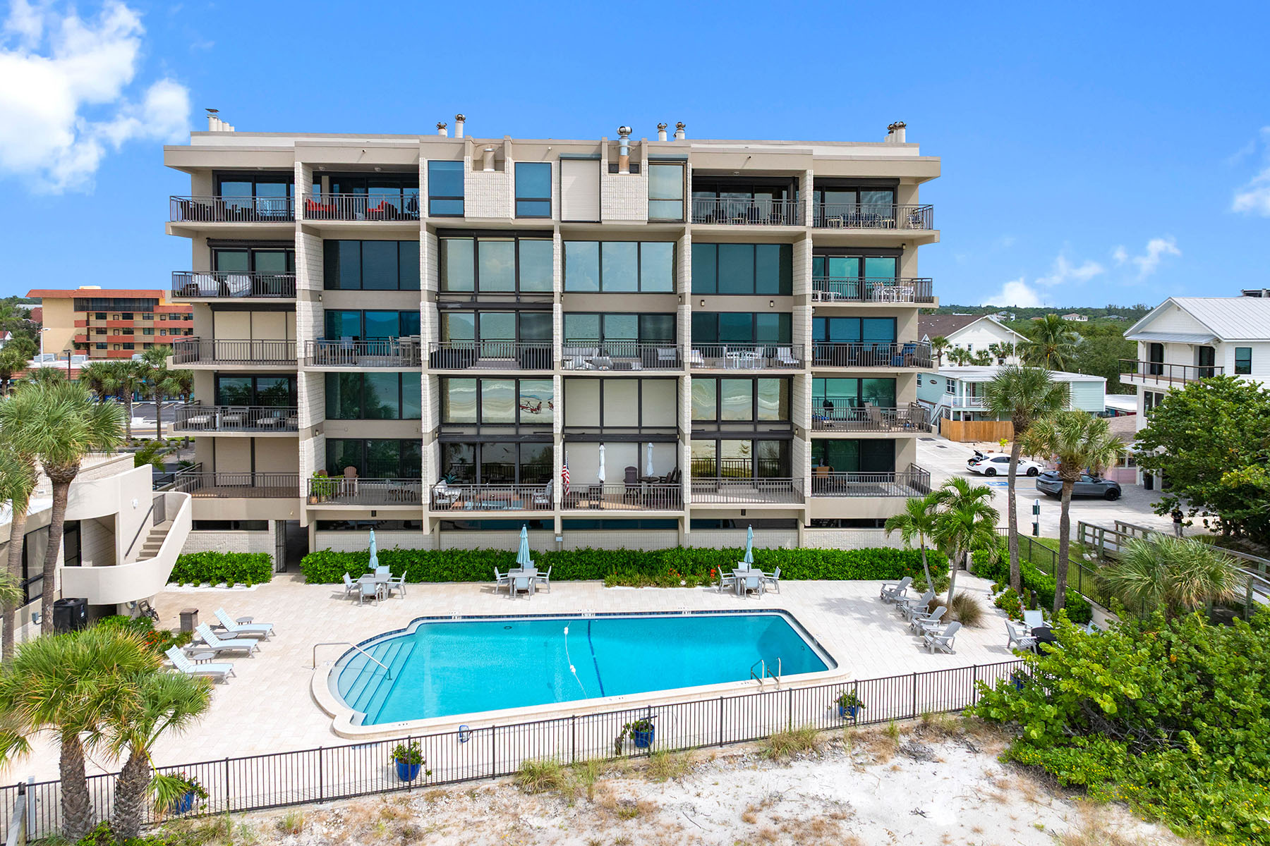  700 WEST CONDO - 物件實景
