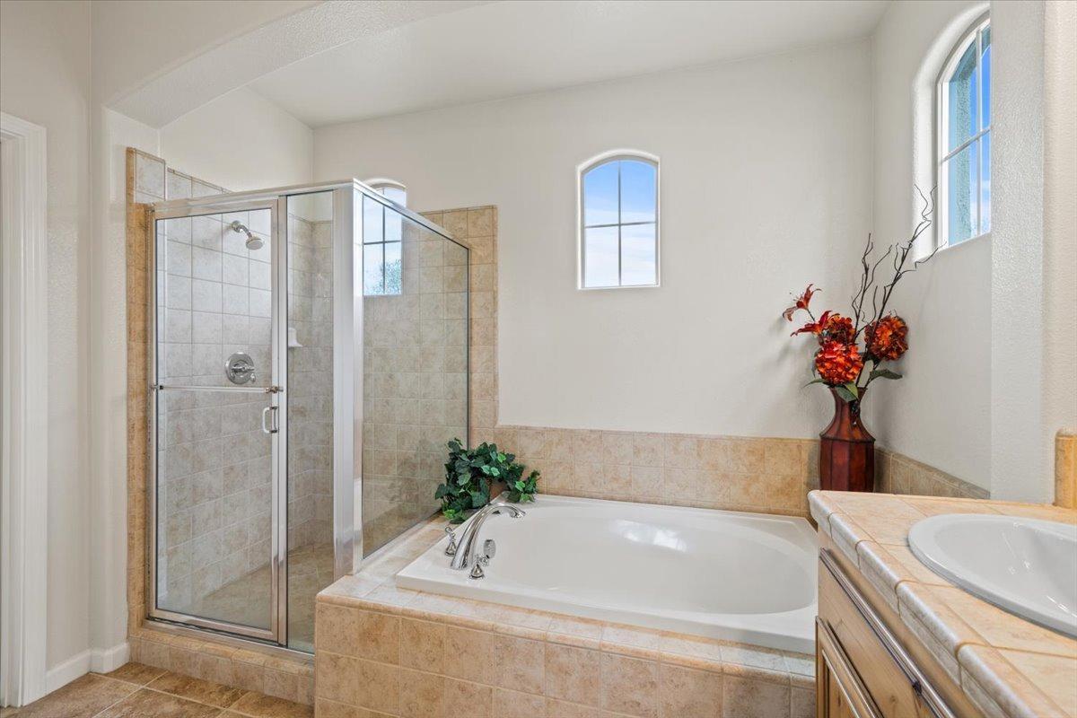 Roseville, California, 95747, United States, 4 Bedrooms Bedrooms, ,3 BathroomsBathrooms,Residential,For Sale,1928069