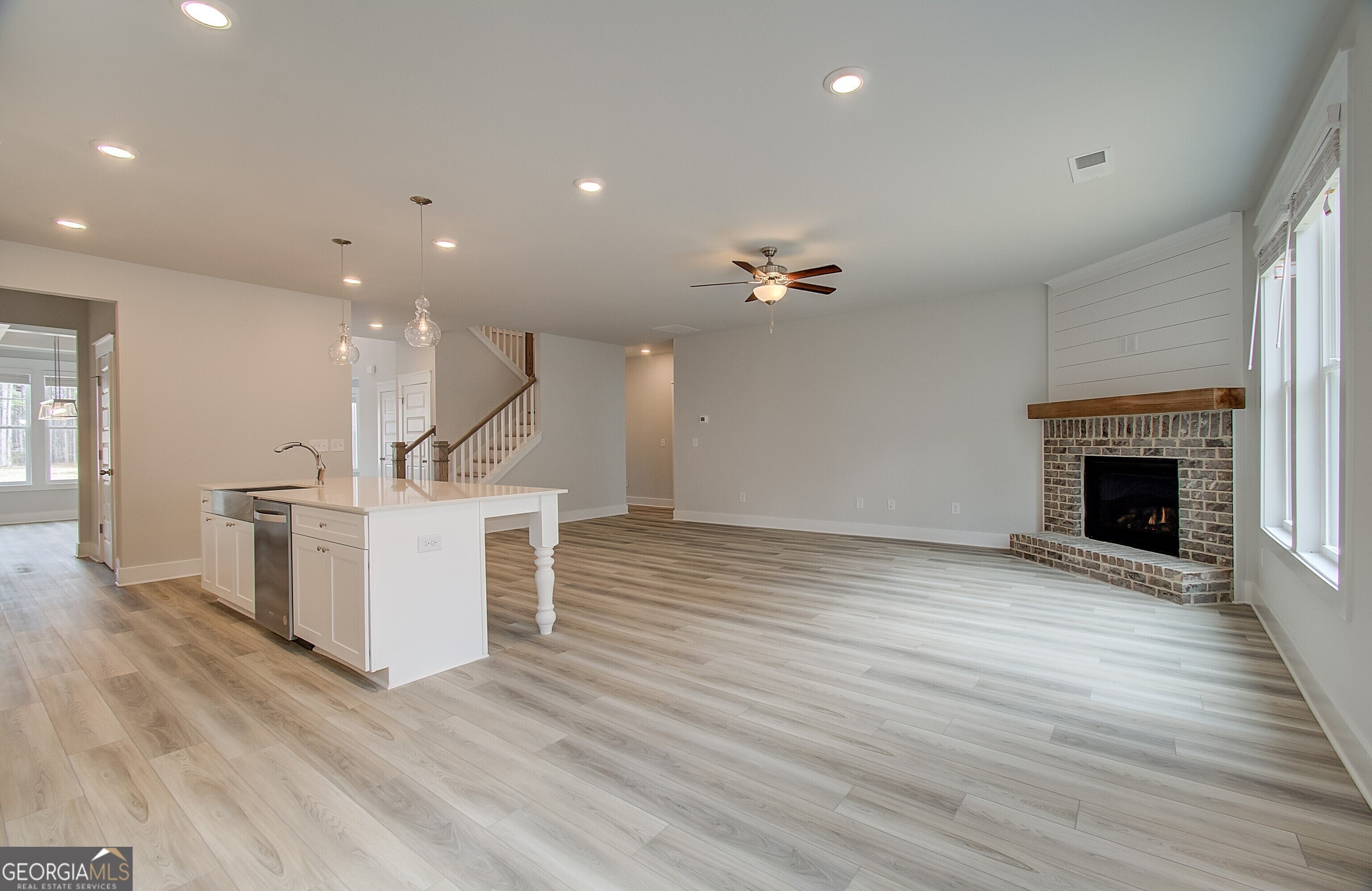 Senoia, Georgia, 30276, United States, 4 Bedrooms Bedrooms, ,4 BathroomsBathrooms,Residential,For Sale,2008995