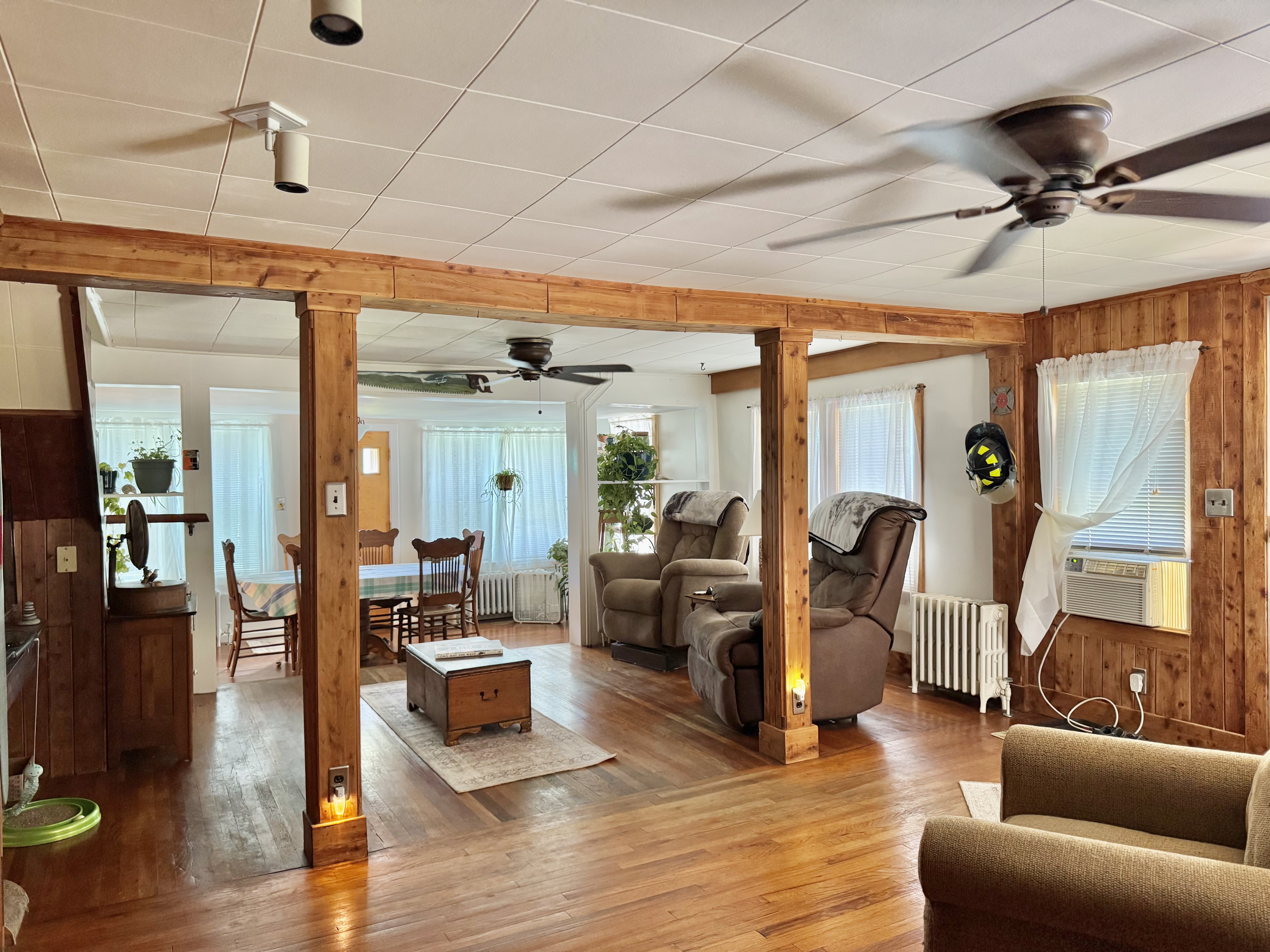 Catskill, New York, 12414, United States, 6 Bedrooms Bedrooms, ,3 BathroomsBathrooms,Residential,For Sale,1983582