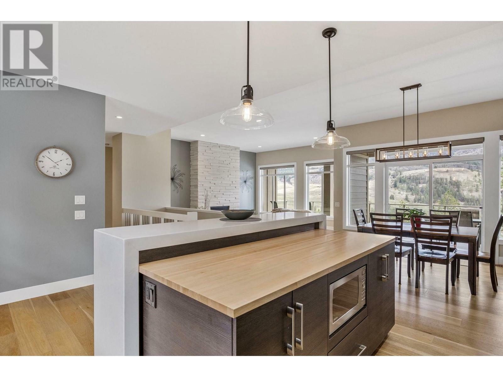 KELOWNA, British Columbia, V1P 1T1, CA, 4 Bedrooms Bedrooms, ,3 BathroomsBathrooms,Residential,For Sale,1837961