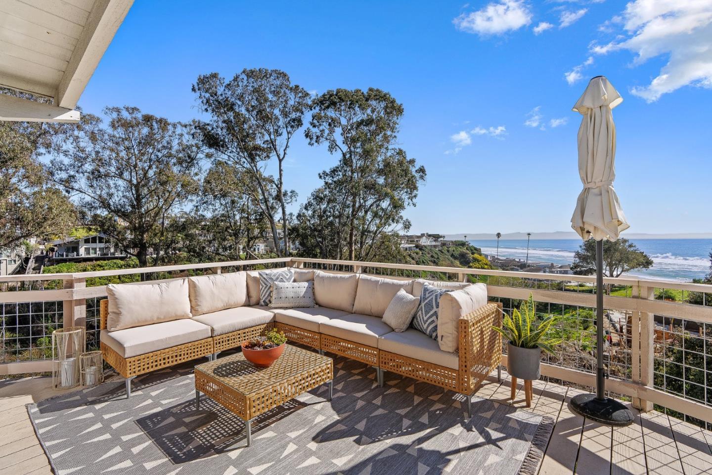 Aptos, California, 95003, United States, 5 Bedrooms Bedrooms, ,3 BathroomsBathrooms,Residential,For Sale,1847645