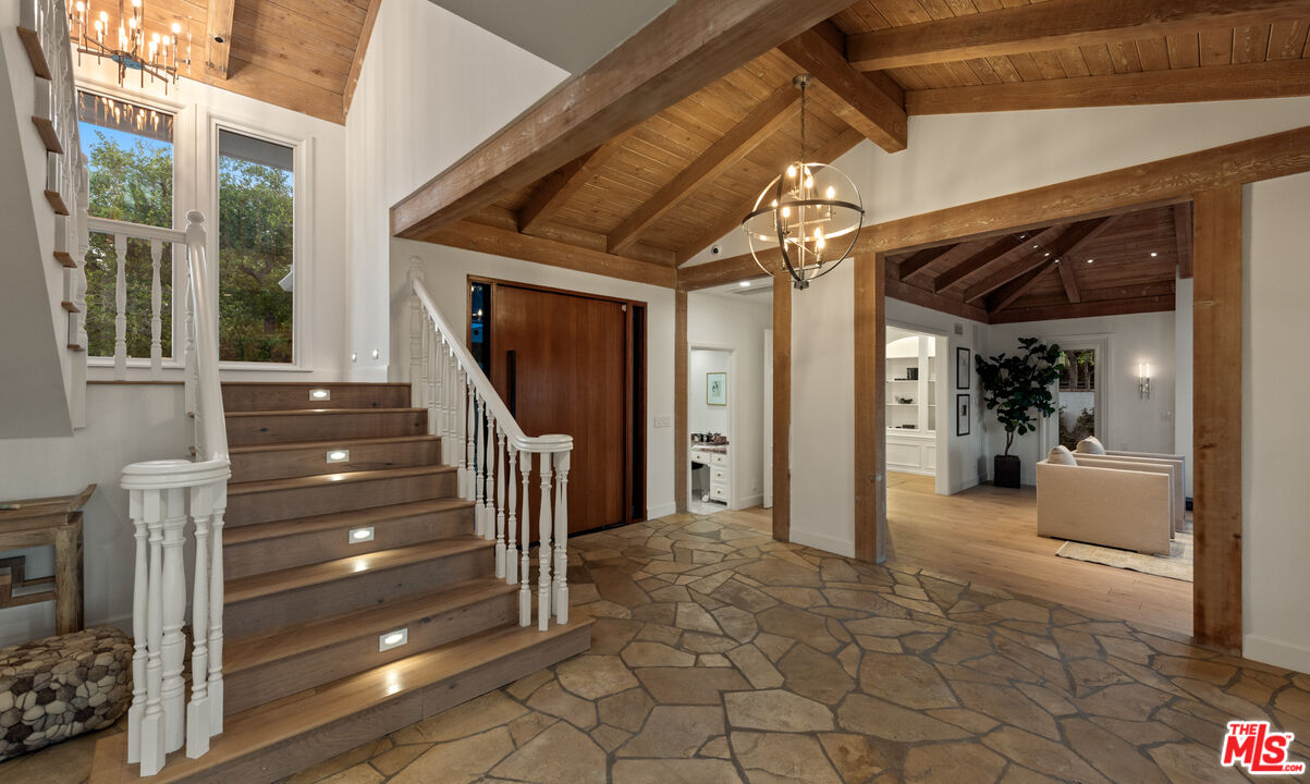 Los Angeles, California, 90049, United States, 5 Bedrooms Bedrooms, ,4 BathroomsBathrooms,Residential,For Sale,1889913