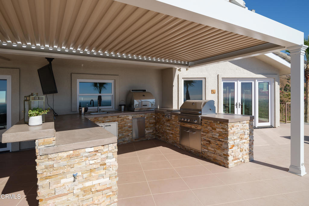 Altadena, California, 91001, United States, 5 Bedrooms Bedrooms, ,6 BathroomsBathrooms,Residential,For Sale,1989048