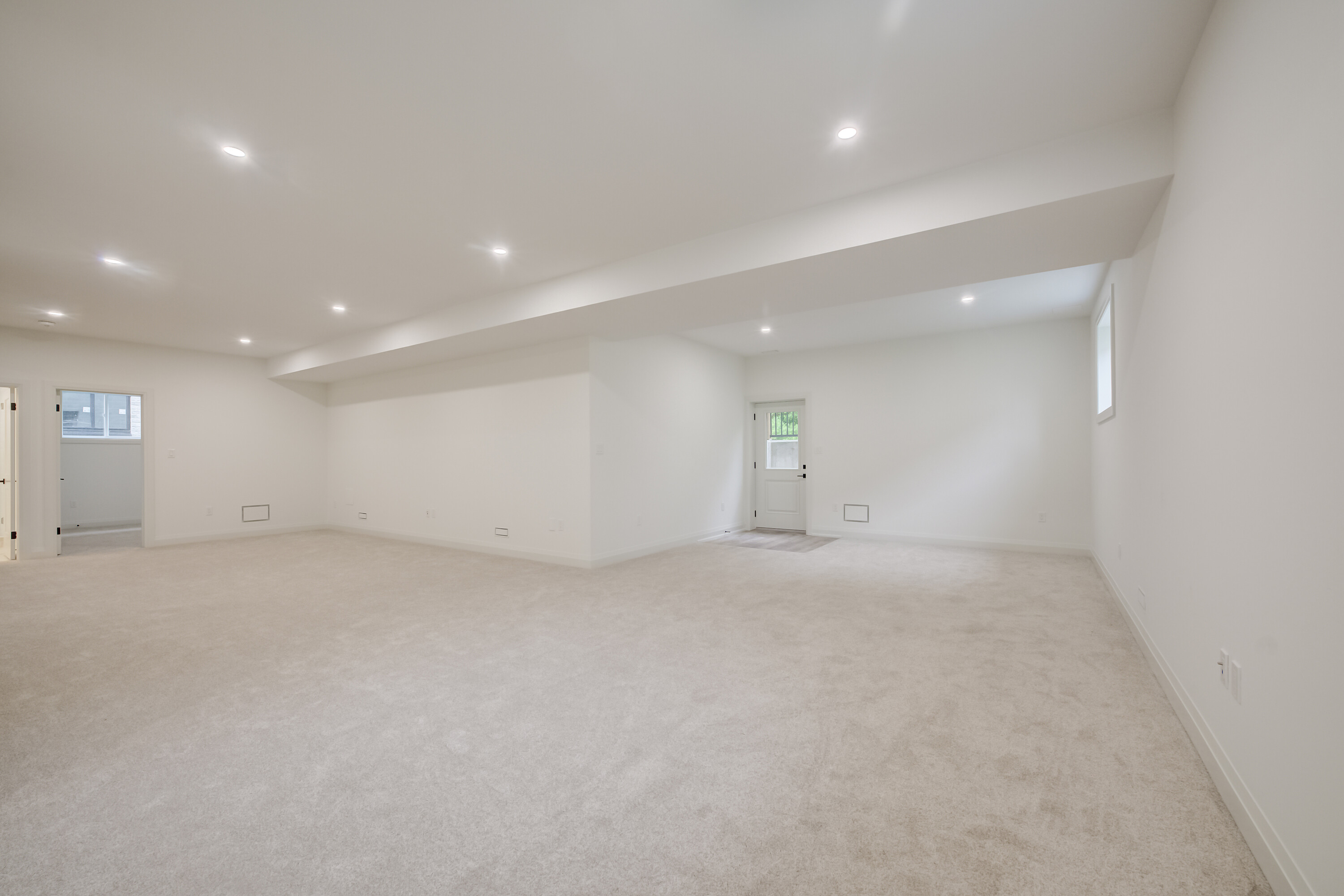  Custom-Built Bungalow - 物件實景