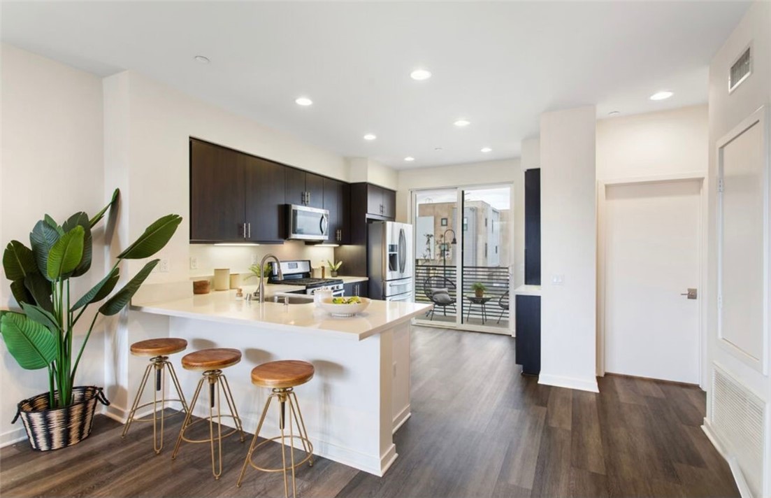 Los Angeles, California, 90065, United States, 3 Bedrooms Bedrooms, ,4 BathroomsBathrooms,Residential,For Sale,2008498