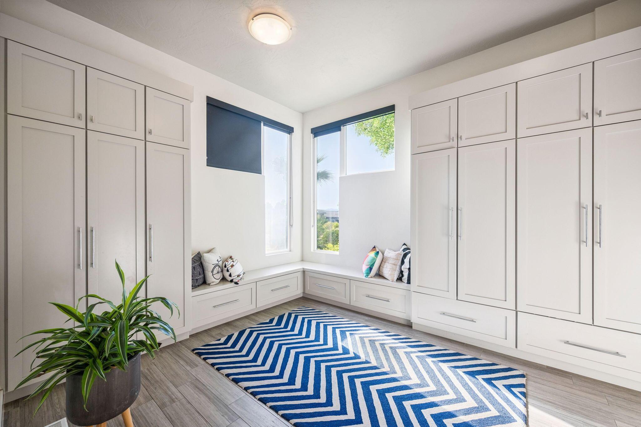 St George, Utah, 84790, United States, 6 Bedrooms Bedrooms, ,6 BathroomsBathrooms,Residential,For Sale,1975386