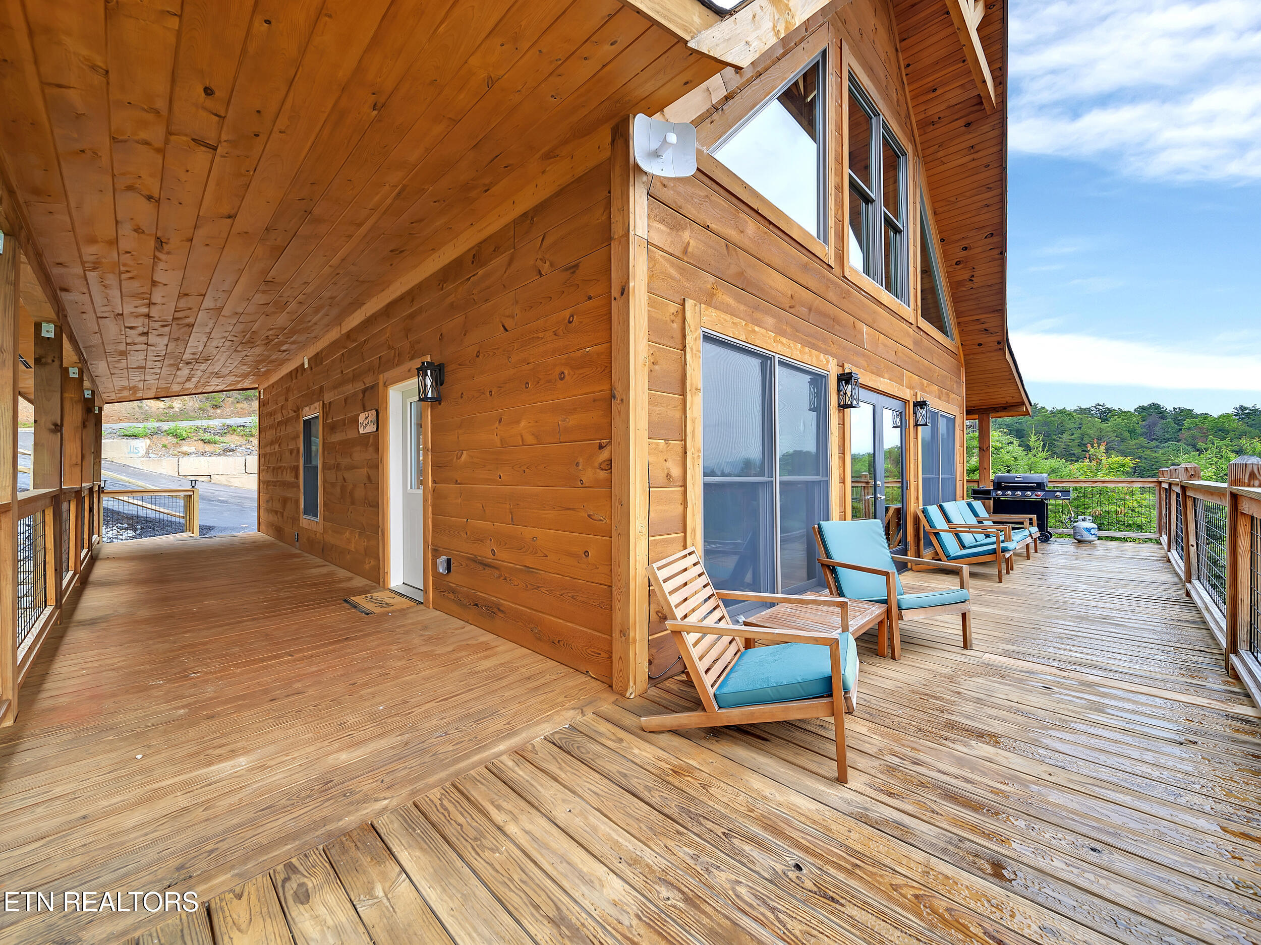 Sevierville, Tennessee, 37876, United States, 3 Bedrooms Bedrooms, ,4 BathroomsBathrooms,Residential,For Sale,1938196