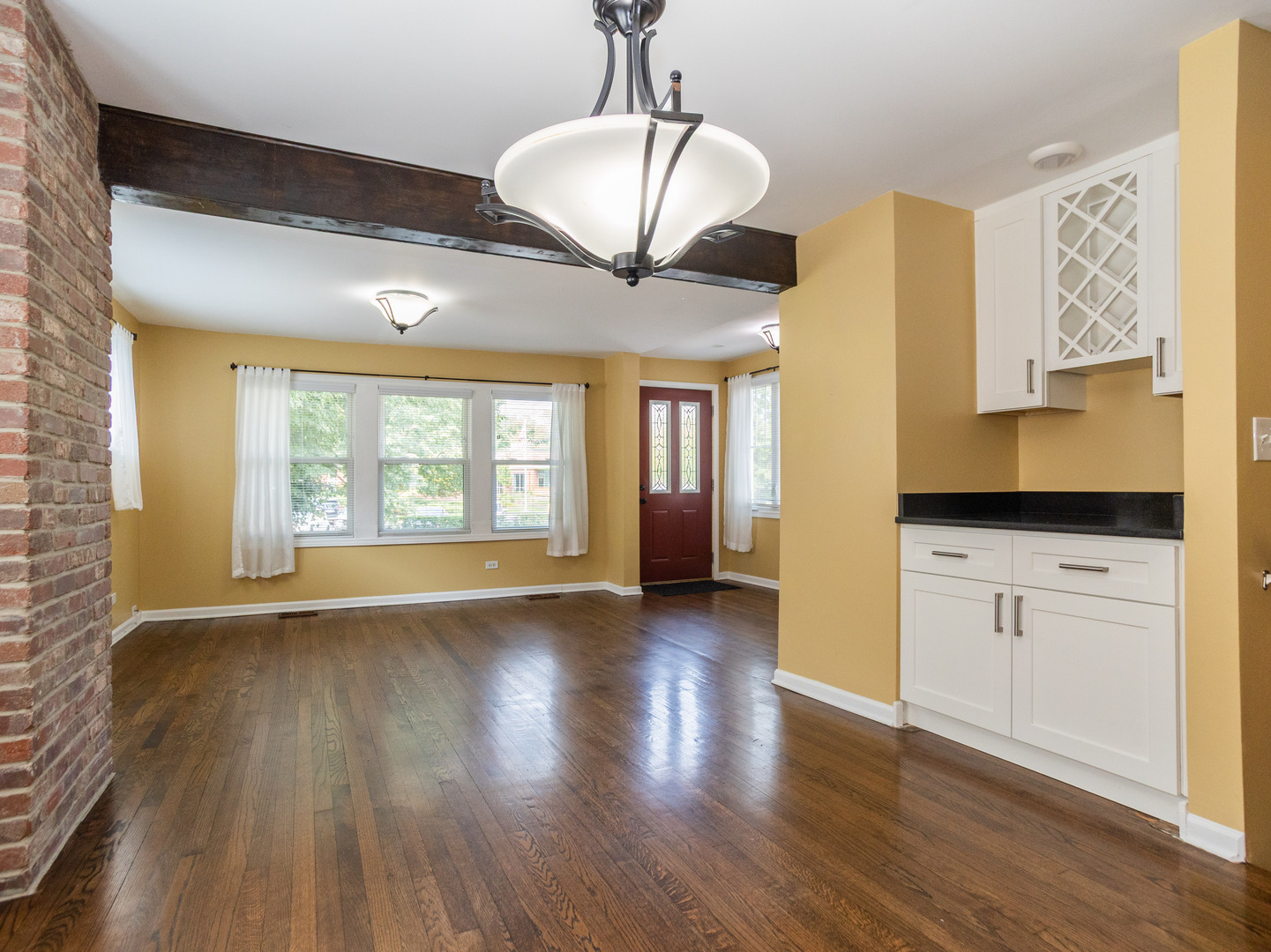 Evanston, Illinois, 60201, United States, 5 Bedrooms Bedrooms, ,3 BathroomsBathrooms,Residential,For Sale,1908877