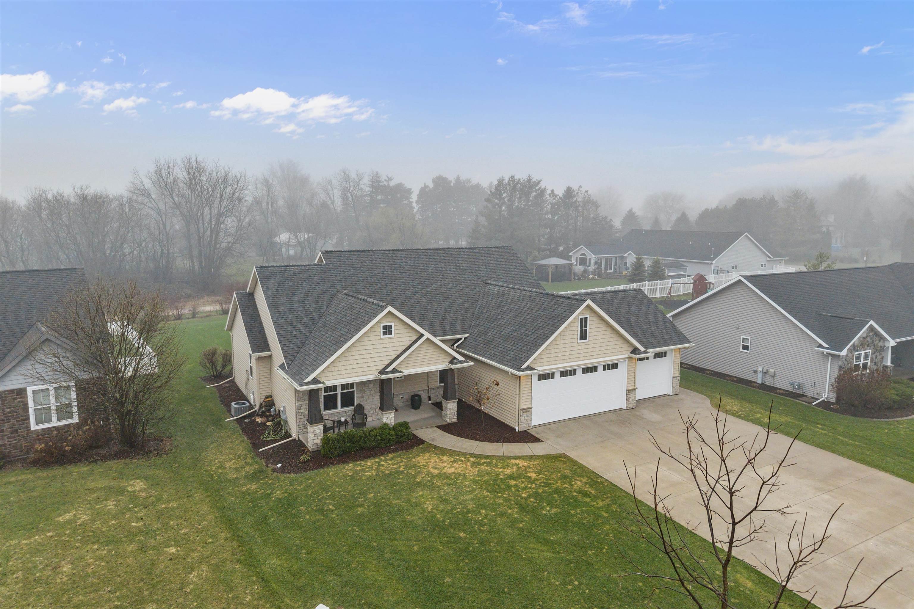 Greenville, Wisconsin, 54942-8126, United States, 6 Bedrooms Bedrooms, ,5 BathroomsBathrooms,Residential,For Sale,2040409