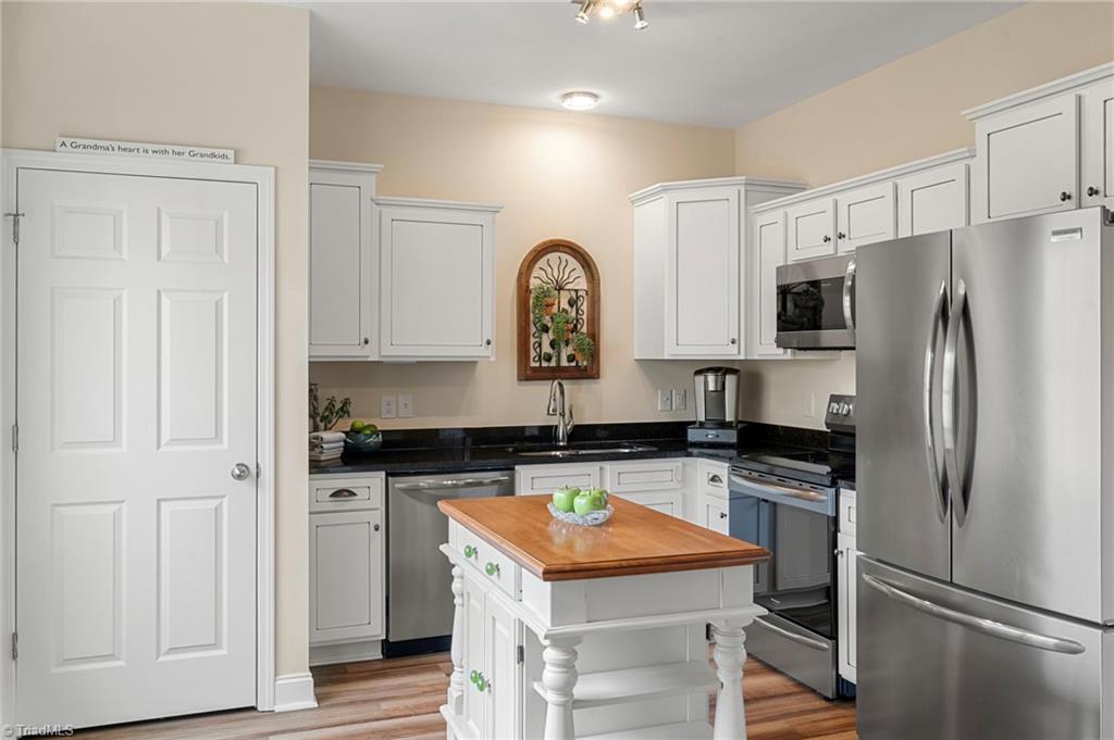 Lewisville, North Carolina, 27023, United States, 5 Bedrooms Bedrooms, ,4 BathroomsBathrooms,Residential,For Sale,1890092
