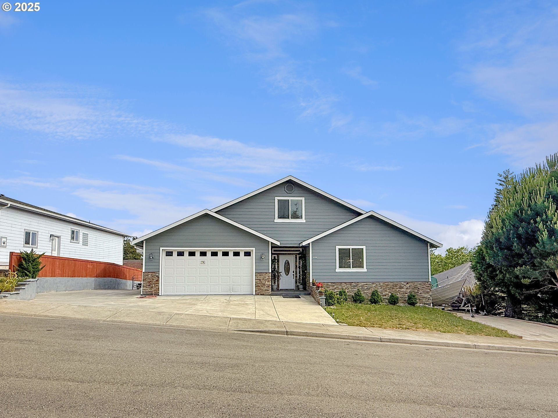 Brookings, Oregon, 97415, United States, 3 Bedrooms Bedrooms, ,3 BathroomsBathrooms,Residential,For Sale,1974762