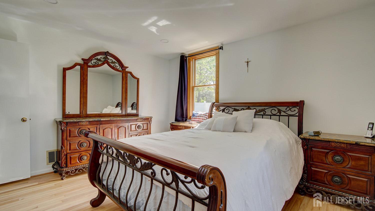 East Brunswick, New Jersey, 08816, United States, 3 Bedrooms Bedrooms, ,1 BathroomBathrooms,Residential,For Sale,1794139