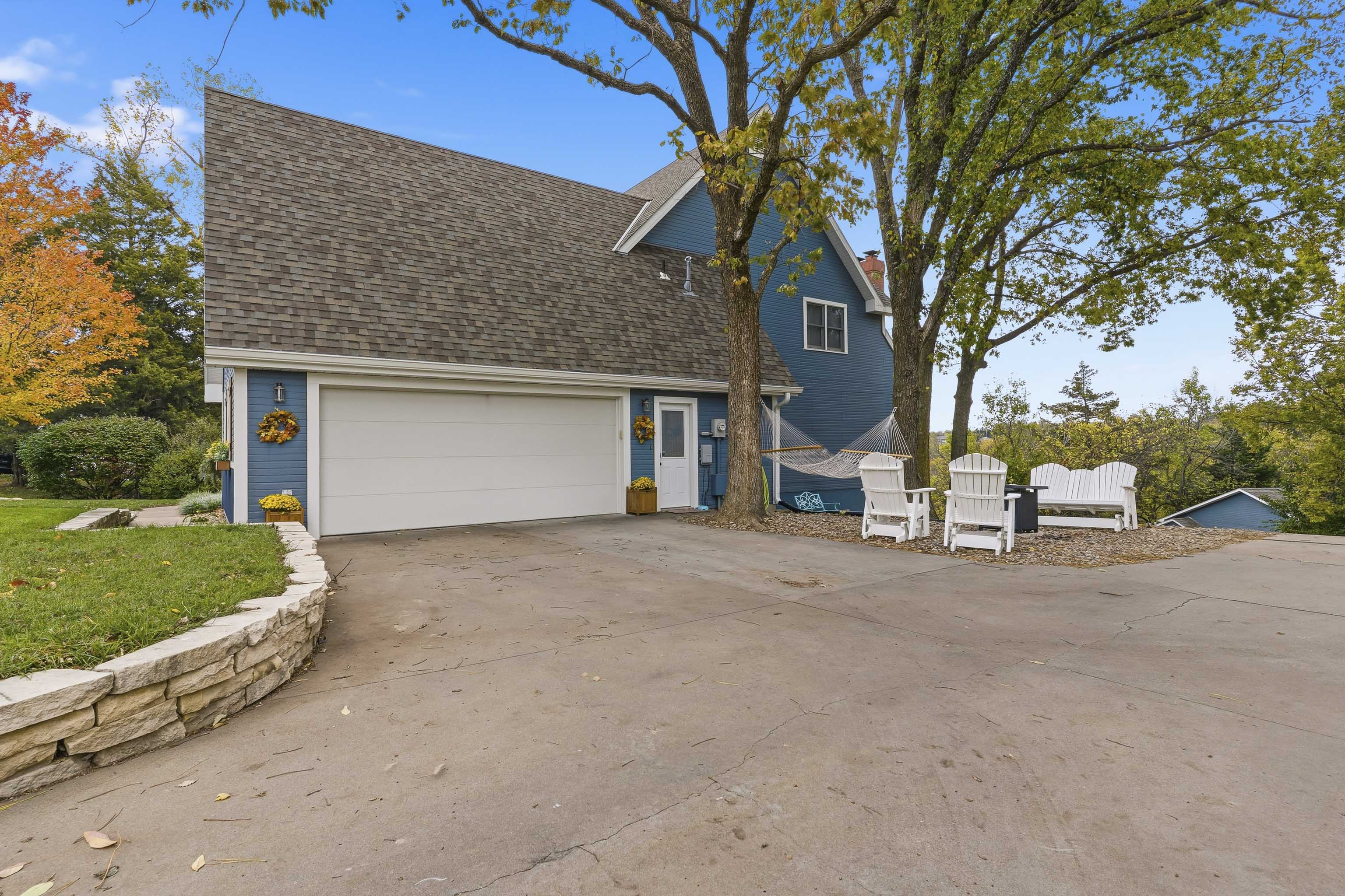 Manhattan, Kansas, 66503, United States, 4 Bedrooms Bedrooms, ,4 BathroomsBathrooms,Residential,For Sale,1985204