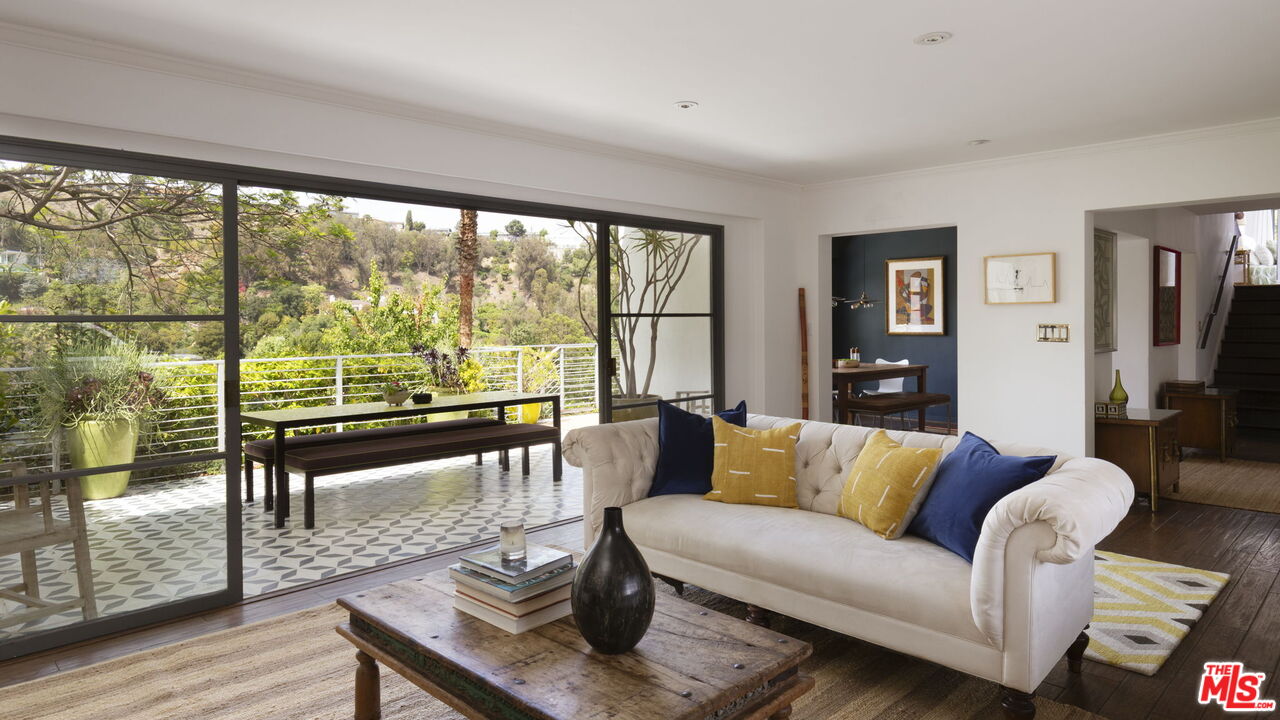 Los Angeles, California, 90068, United States, 3 Bedrooms Bedrooms, ,4 BathroomsBathrooms,Residential,For Sale,1839885
