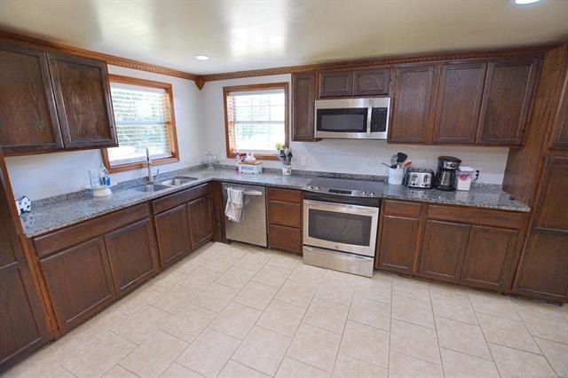 Braggs, Oklahoma, 74423, United States, 3 Bedrooms Bedrooms, ,2 BathroomsBathrooms,Residential,For Sale,1981924