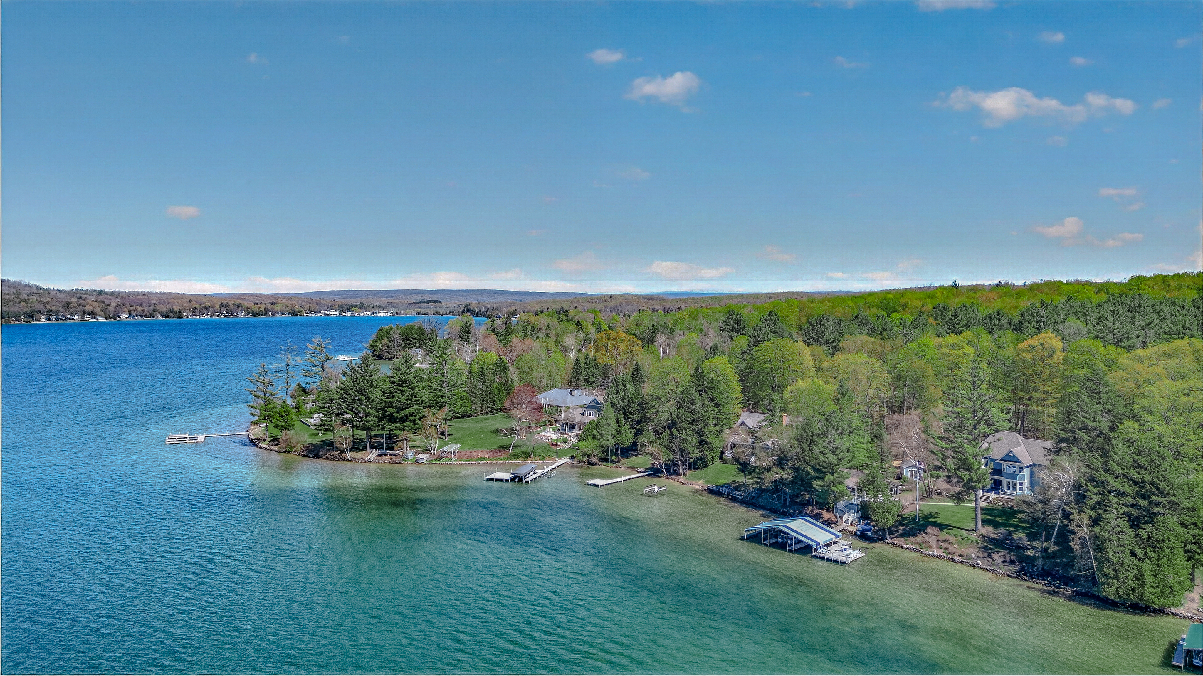  Walloon Lake South Arm Estate - 物件實景