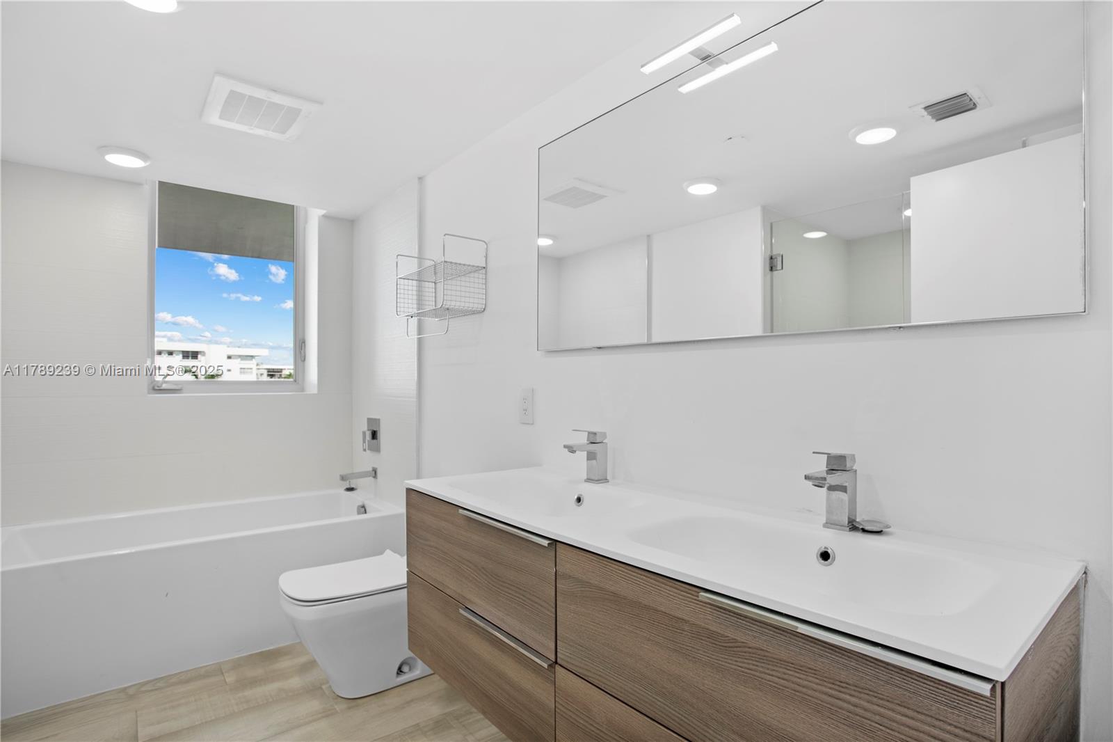 Bay Harbor Islands, Florida, 33154, United States, 3 Bedrooms Bedrooms, ,2 BathroomsBathrooms,Residential,For Sale,1784850