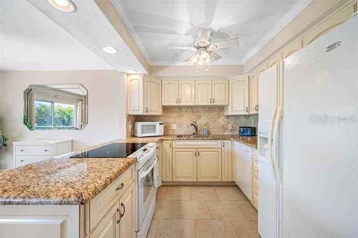 CLEARWATER BEACH, Florida, 33767, United States, 2 Bedrooms Bedrooms, ,2 BathroomsBathrooms,Residential,For Sale,1977587