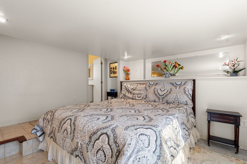Dartmouth, Massachusetts, 02748, United States, 4 Bedrooms Bedrooms, ,5 BathroomsBathrooms,Residential,For Sale,1804172