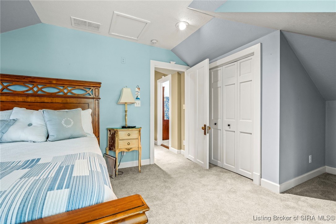 Jeffersonville, Indiana, 47130, United States, 4 Bedrooms Bedrooms, ,4 BathroomsBathrooms,Residential,For Sale,1897686