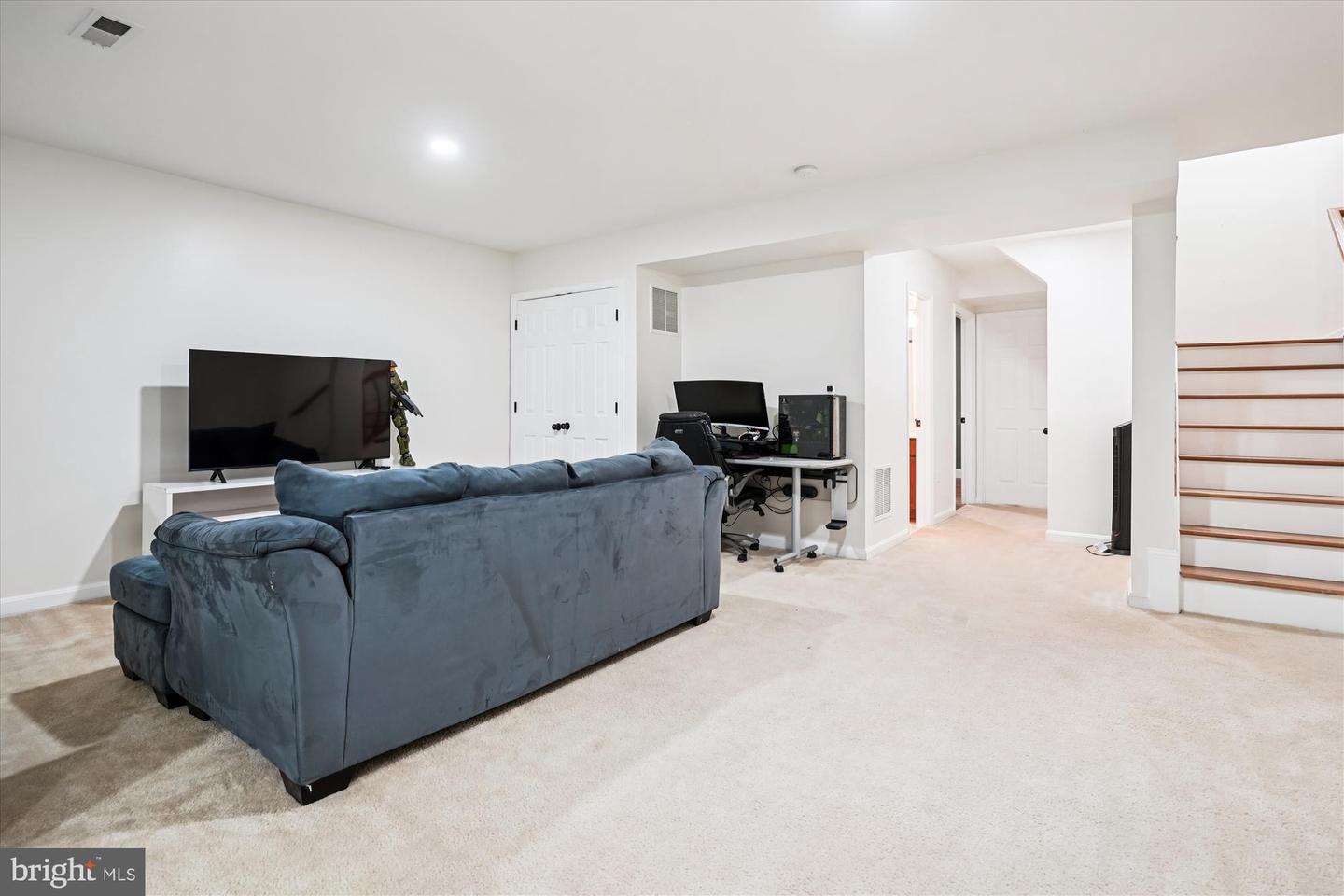 Woodbridge, Virginia, 22191, United States, 3 Bedrooms Bedrooms, ,4 BathroomsBathrooms,Residential,For Sale,1989023