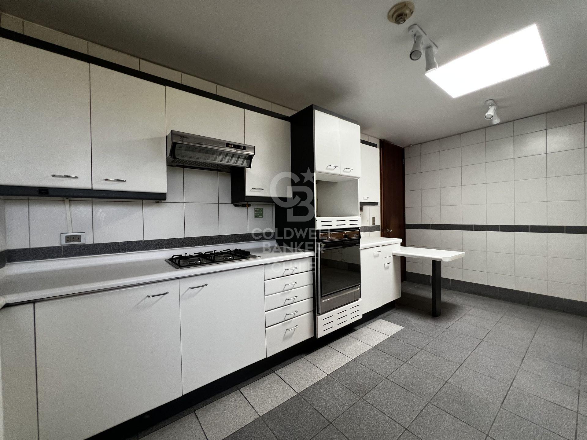Vitacura, Chile, 4 Bedrooms Bedrooms, ,5 BathroomsBathrooms,Residential,For Sale,1767122
