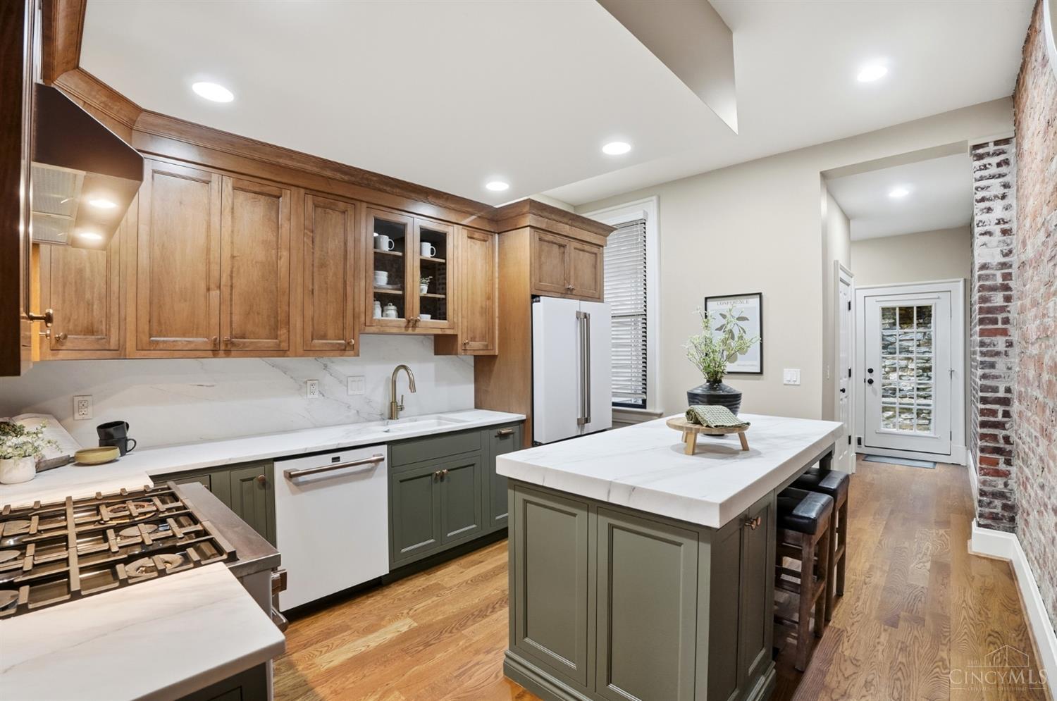 Cincinnati, Ohio, 45202, United States, 3 Bedrooms Bedrooms, ,2 BathroomsBathrooms,Residential,For Sale,2002925