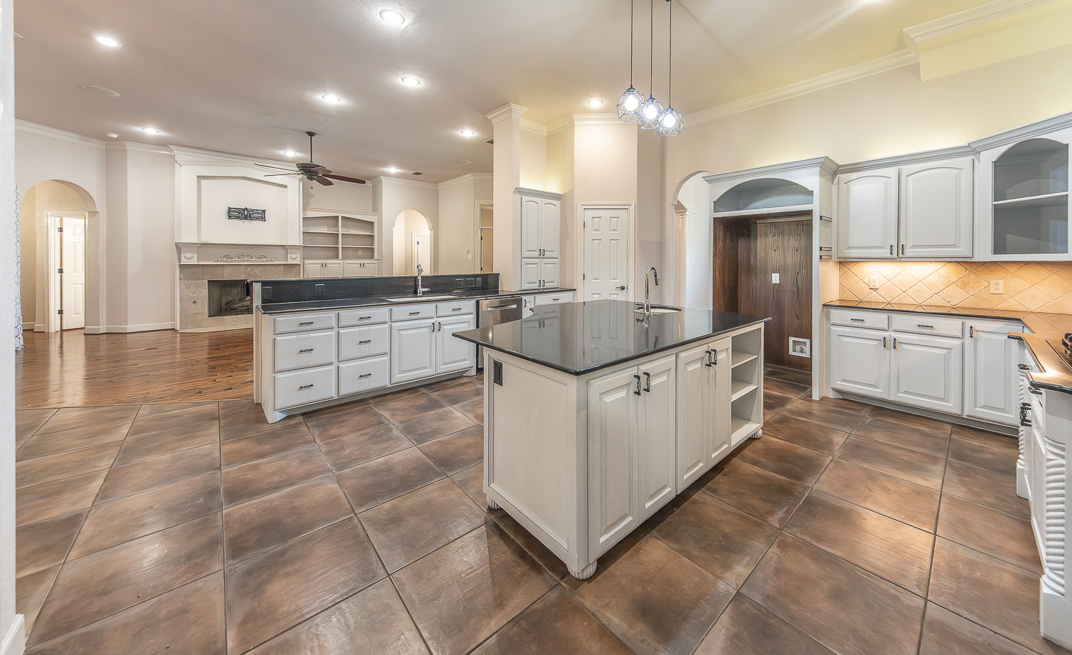 Lubbock, Texas, 79424, United States, 4 Bedrooms Bedrooms, ,5 BathroomsBathrooms,Residential,For Sale,1934203