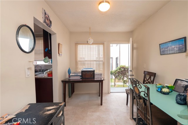 Los Angeles, California, 90018, United States, 8 Bedrooms Bedrooms, ,Residential,For Sale,1878882