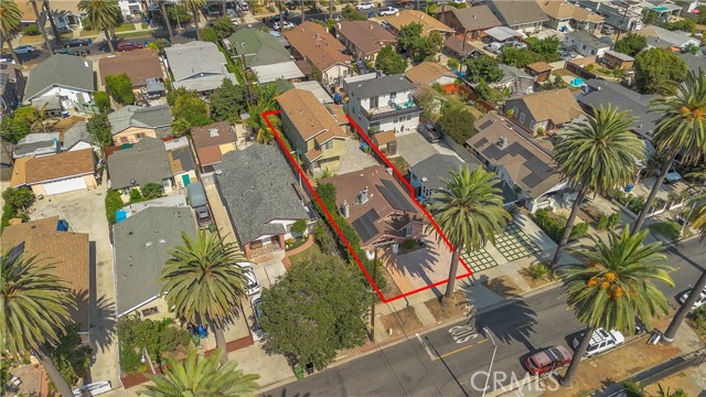 Los Angeles, California, 90062, United States, 5 Bedrooms Bedrooms, ,Residential,For Sale,1975907