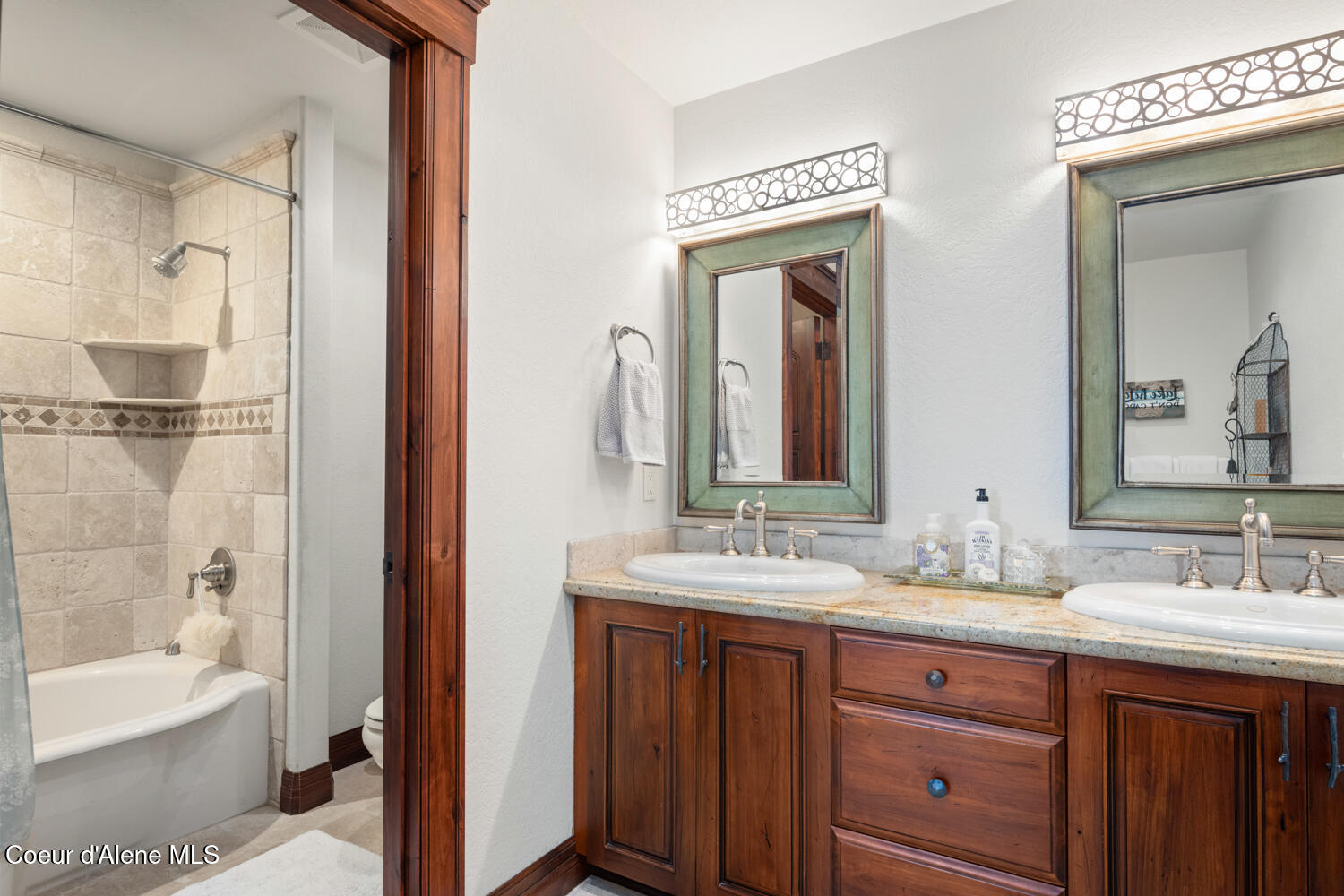 Coeur d'Alene, Idaho, 83814, United States, 4 Bedrooms Bedrooms, ,4 BathroomsBathrooms,Residential,For Sale,1909432