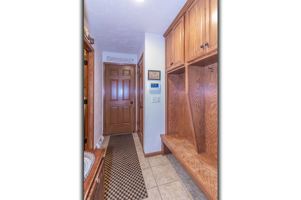 New London, Wisconsin, 54961-8857, United States, 4 Bedrooms Bedrooms, ,4 BathroomsBathrooms,Residential,For Sale,2001494