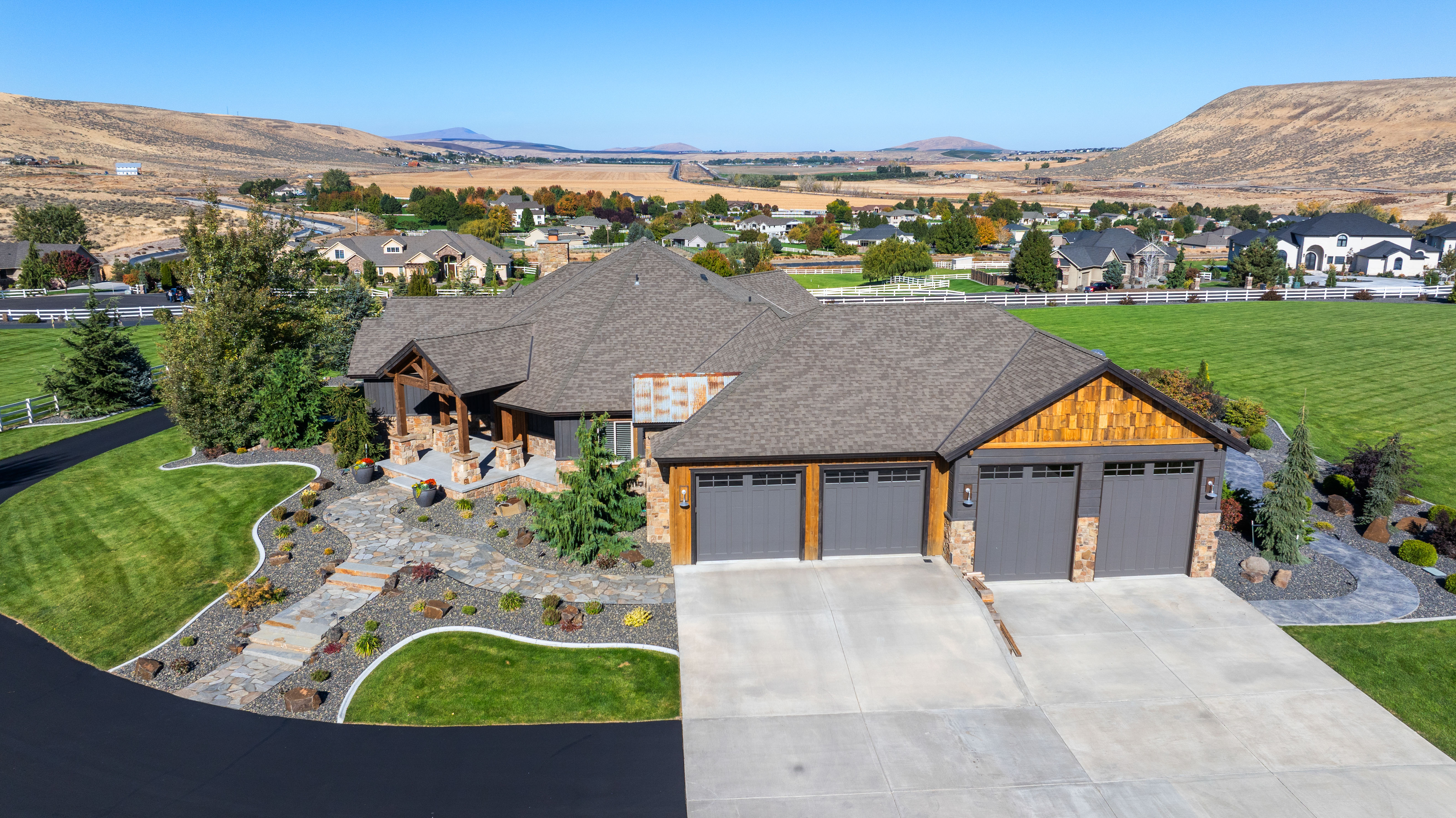  Views 6 Car Garage, Luxury Estate on 4 acres. - 物件實景