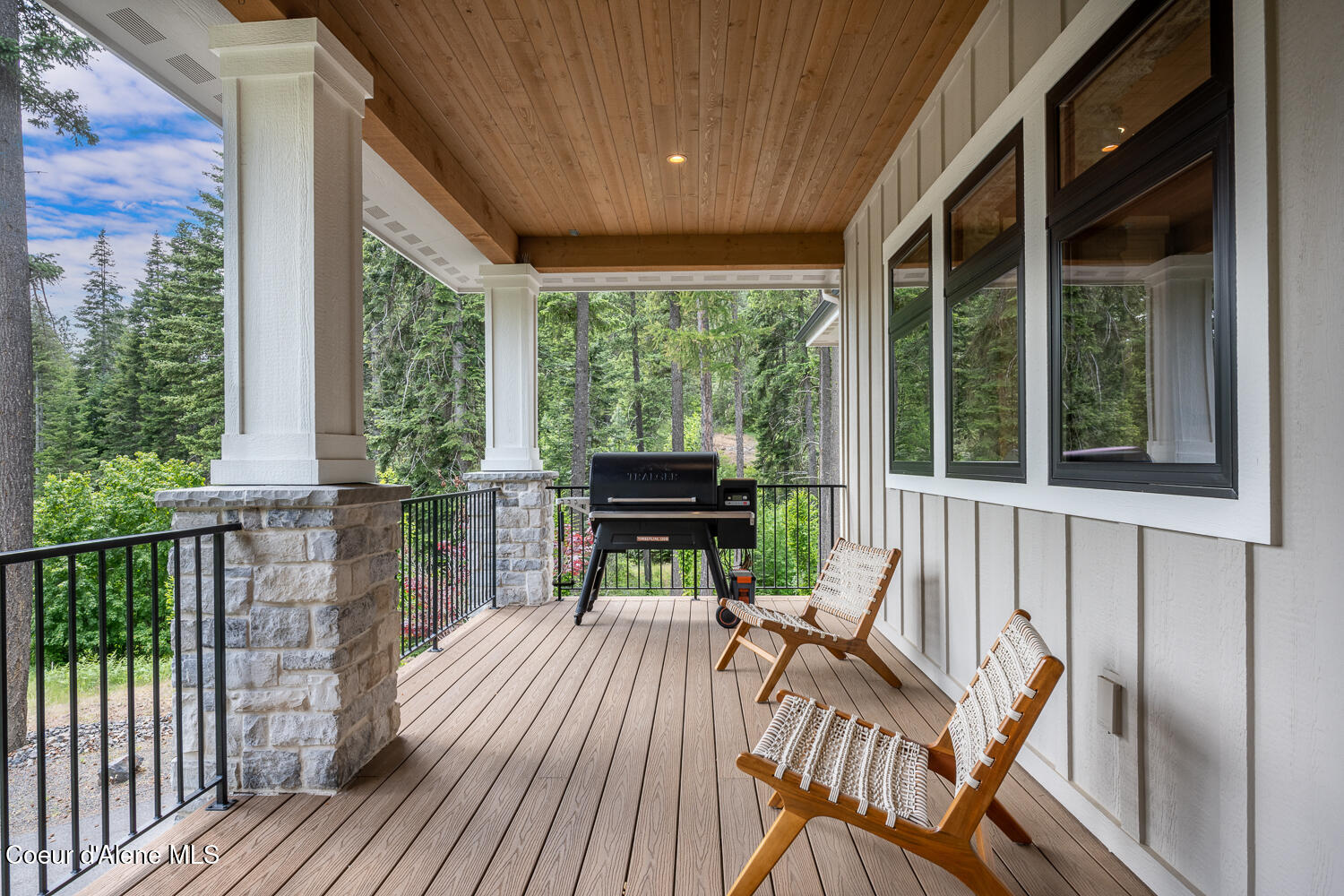 Coeur d'Alene, Idaho, 83814, United States, 4 Bedrooms Bedrooms, ,4 BathroomsBathrooms,Residential,For Sale,1851825