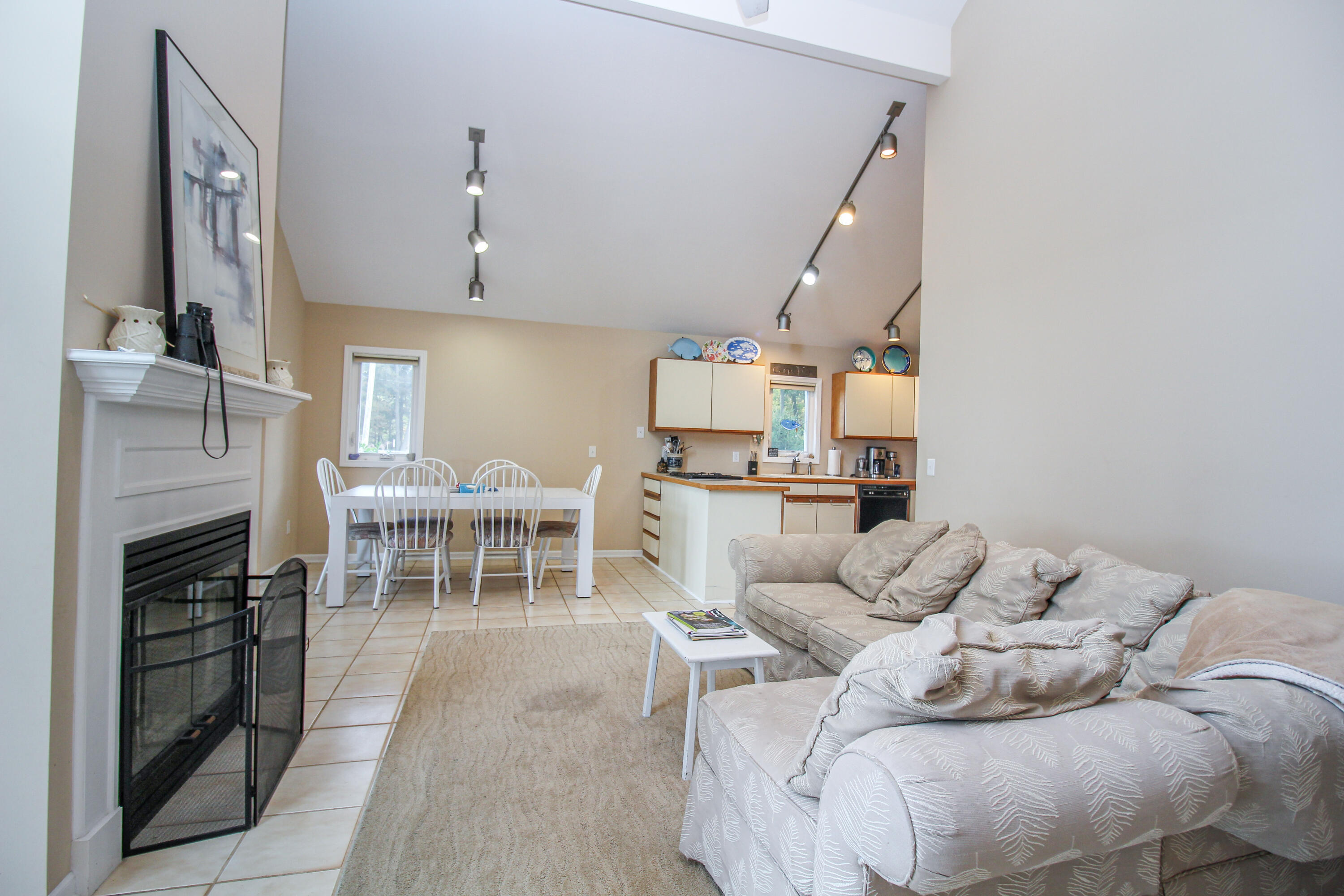 South Haven, Michigan, 49090, United States, 3 Bedrooms Bedrooms, ,4 BathroomsBathrooms,Residential,For Sale,1982825