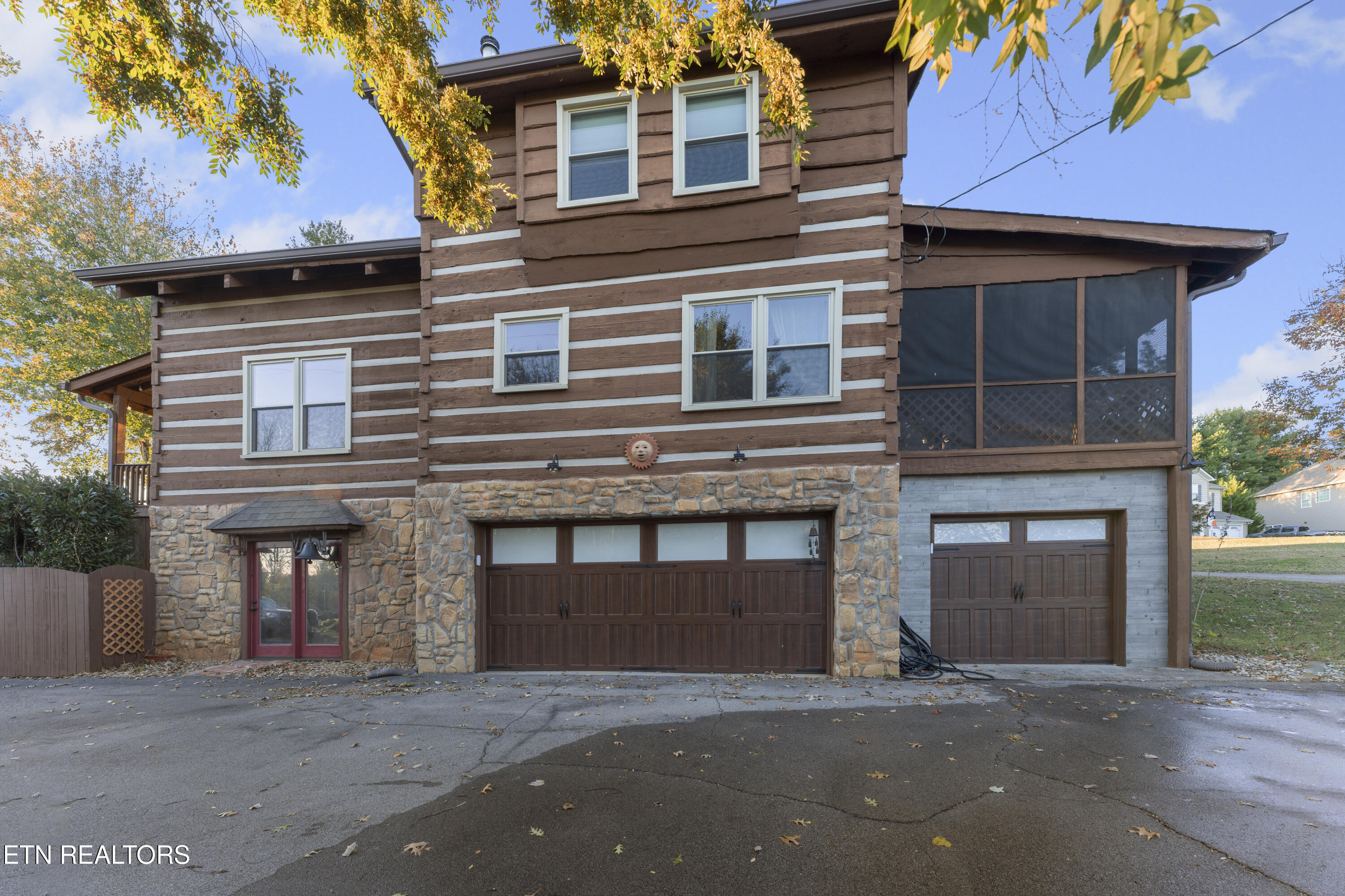 Knoxville, Tennessee, 37922, United States, 4 Bedrooms Bedrooms, ,4 BathroomsBathrooms,Residential,For Sale,1977894