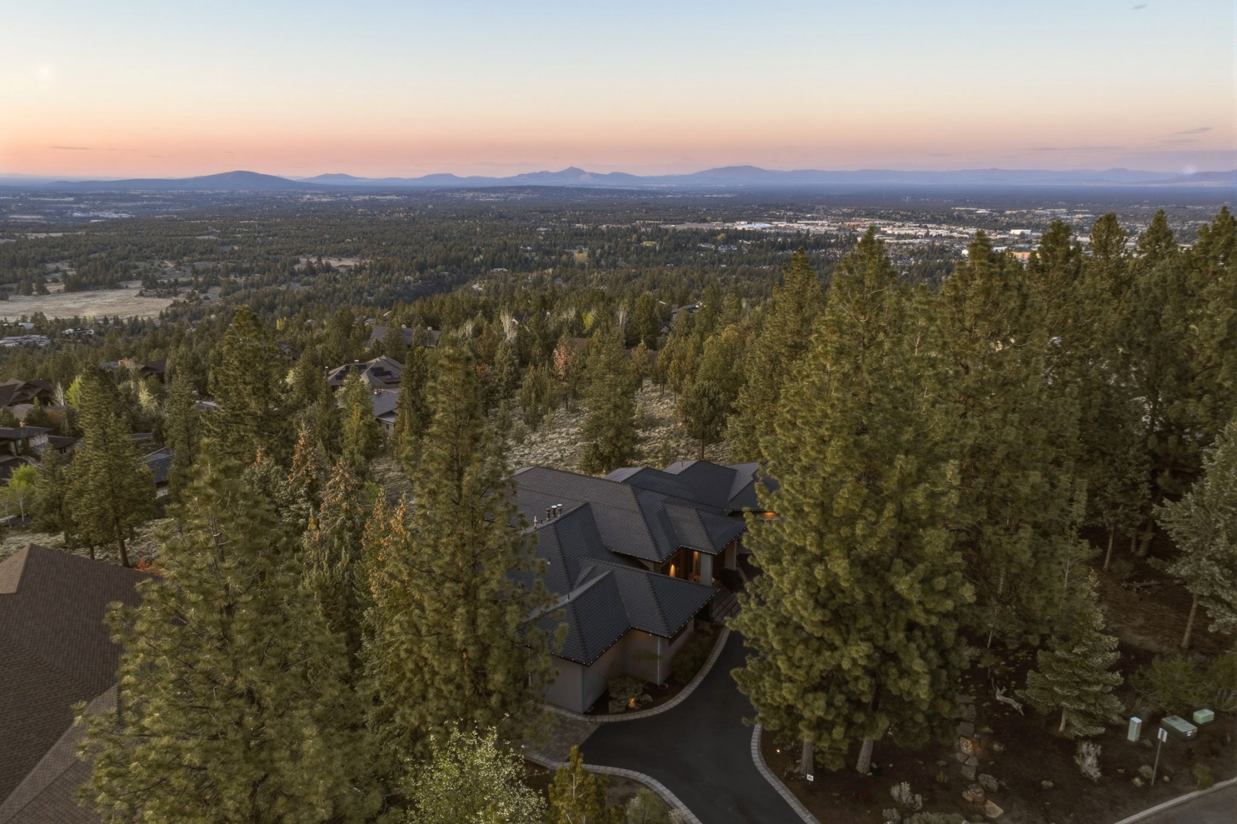  3072 NW Duffy Drive Bend, OR 97703 - 物件實景