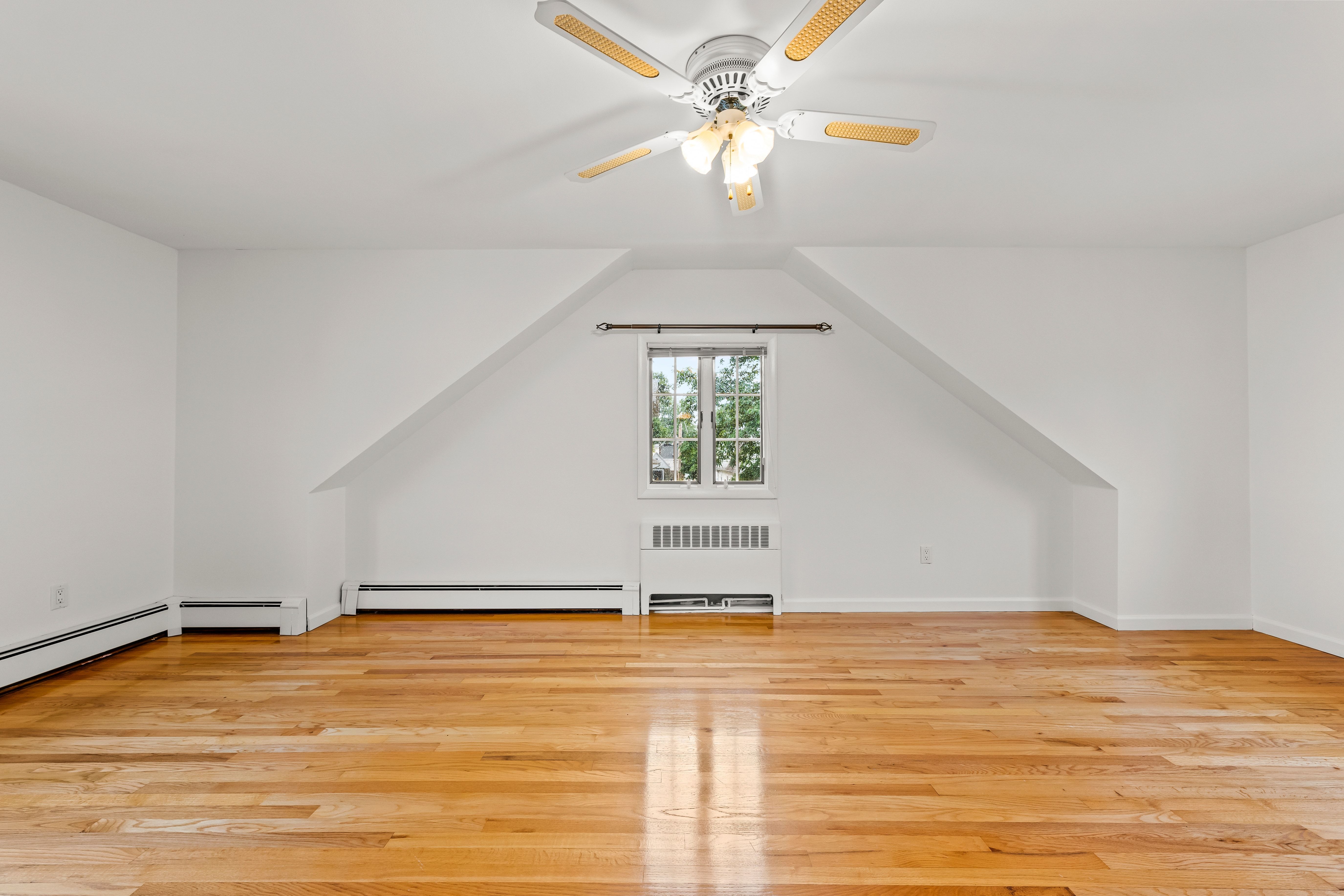  54 Edgewood Road, Port Washington, NY, 11050 - 物件實景