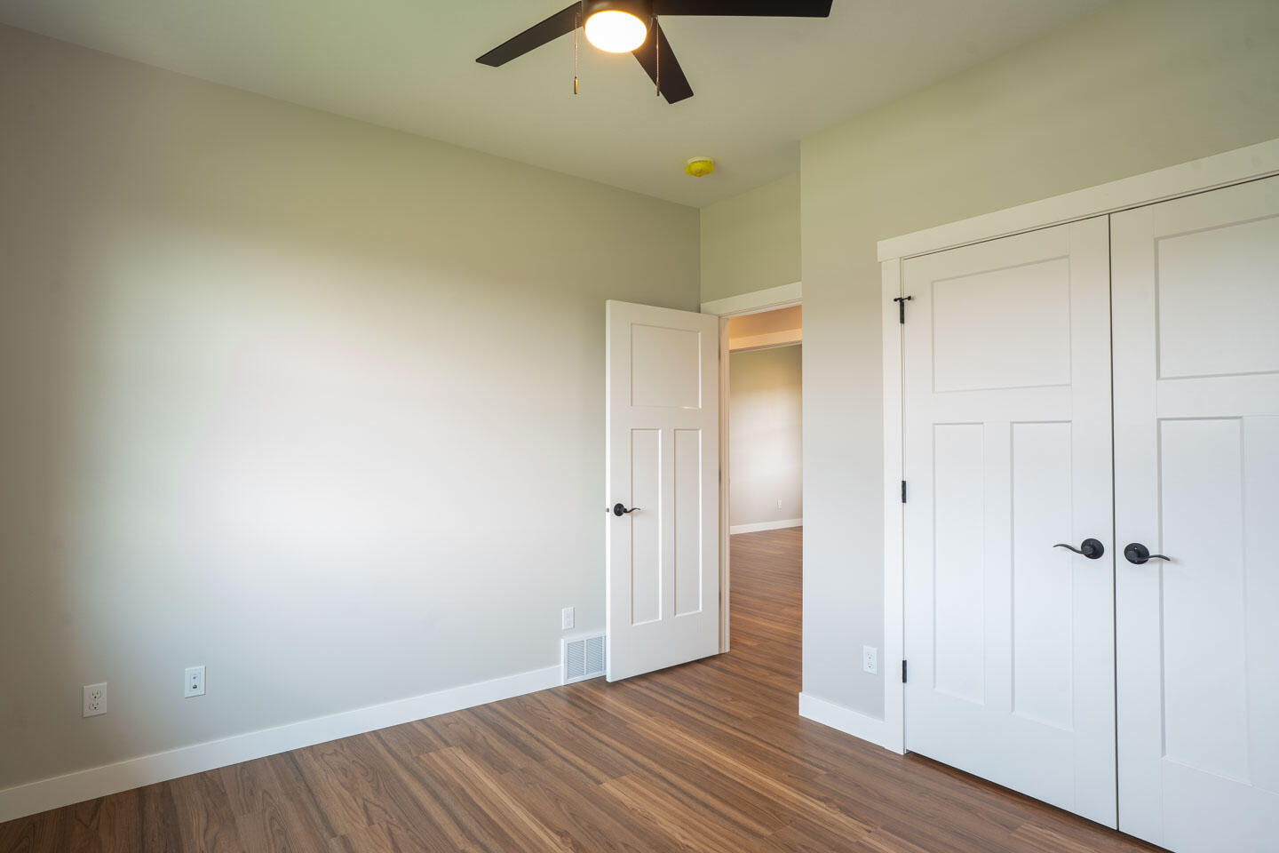 Holmen, Wisconsin, 54636, United States, 5 Bedrooms Bedrooms, ,3 BathroomsBathrooms,Residential,For Sale,1986316